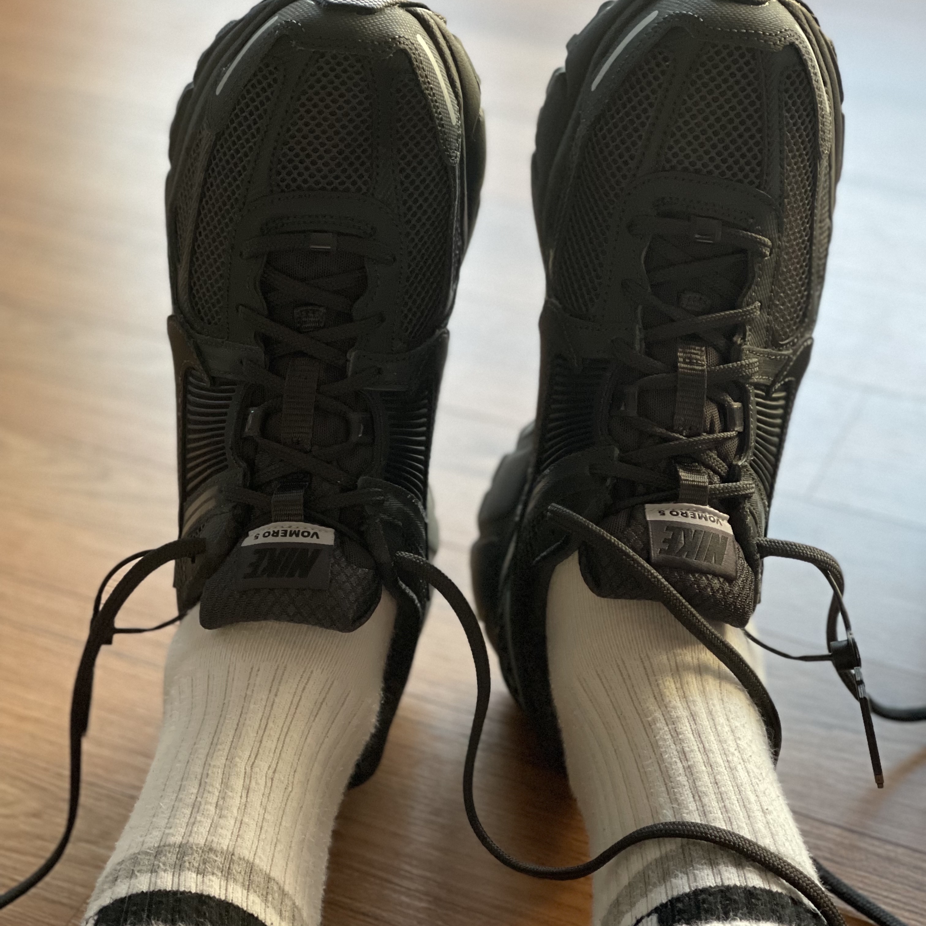 Nike Zoom Vomero 5 SP Anthracite 2023 착용 스타일 - 2