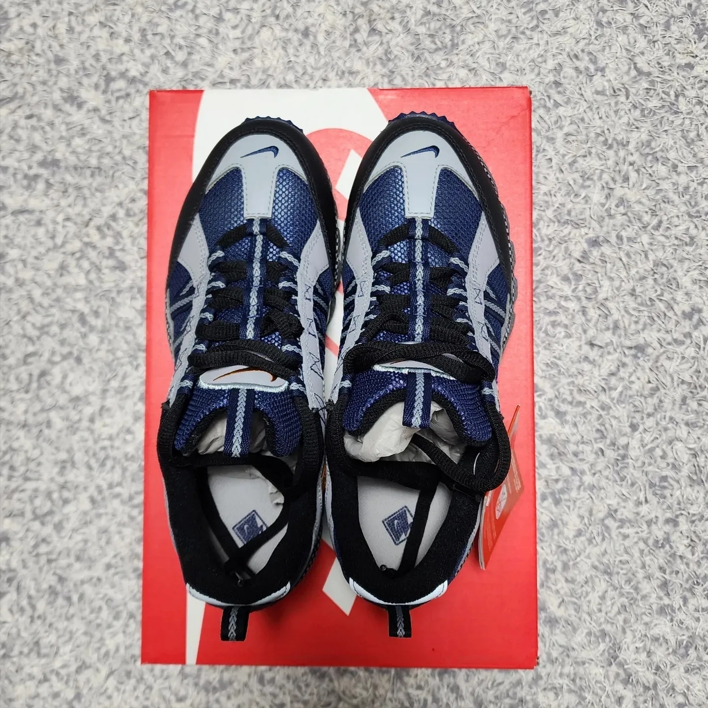 Nike Air Humara Midnight Navy and Obsidian 착용 스타일 - 5