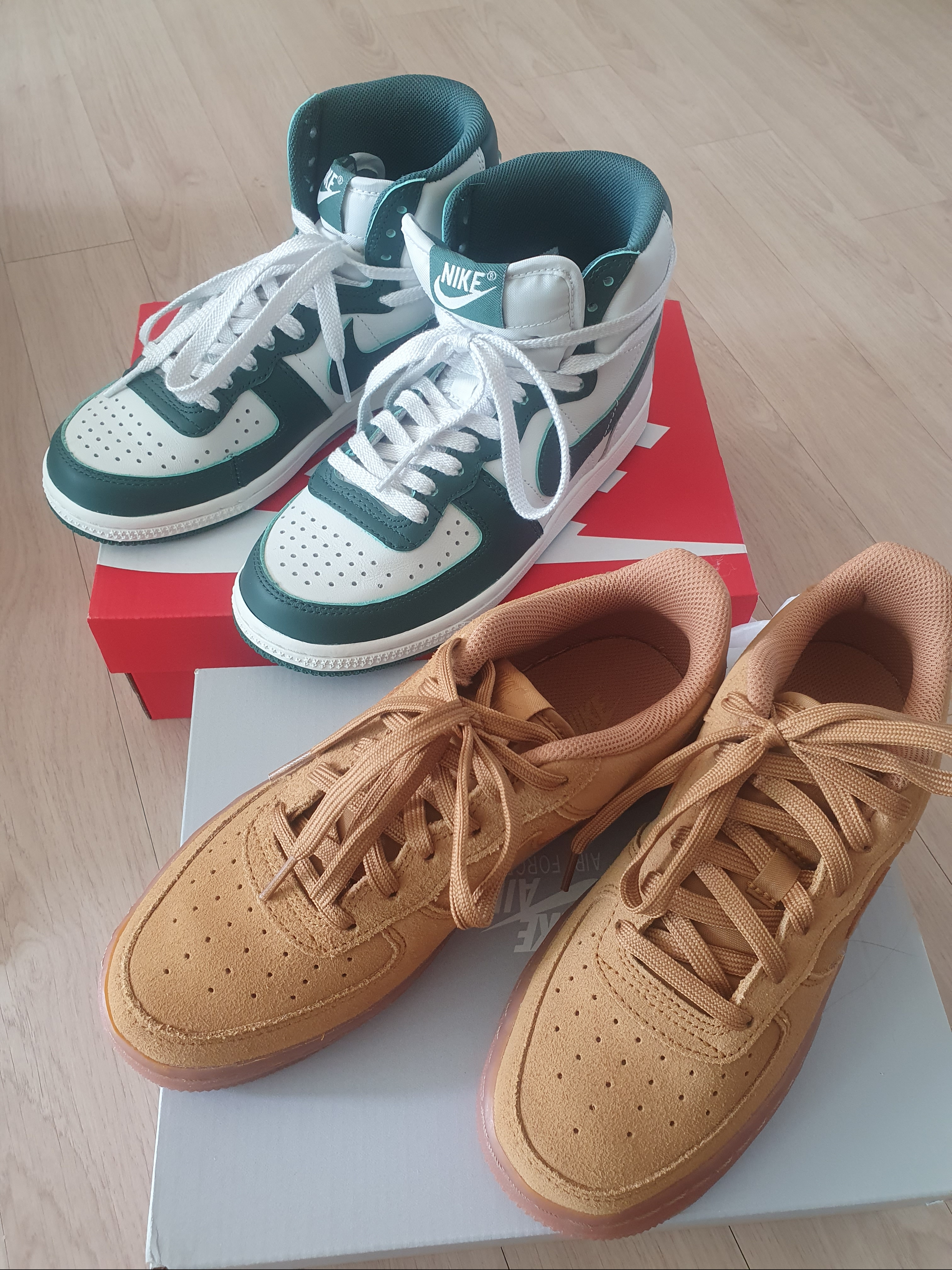 Nike Terminator High Noble Green, (GS) Nike Air Force 1 LV8 3 Wheat 착용 스타일