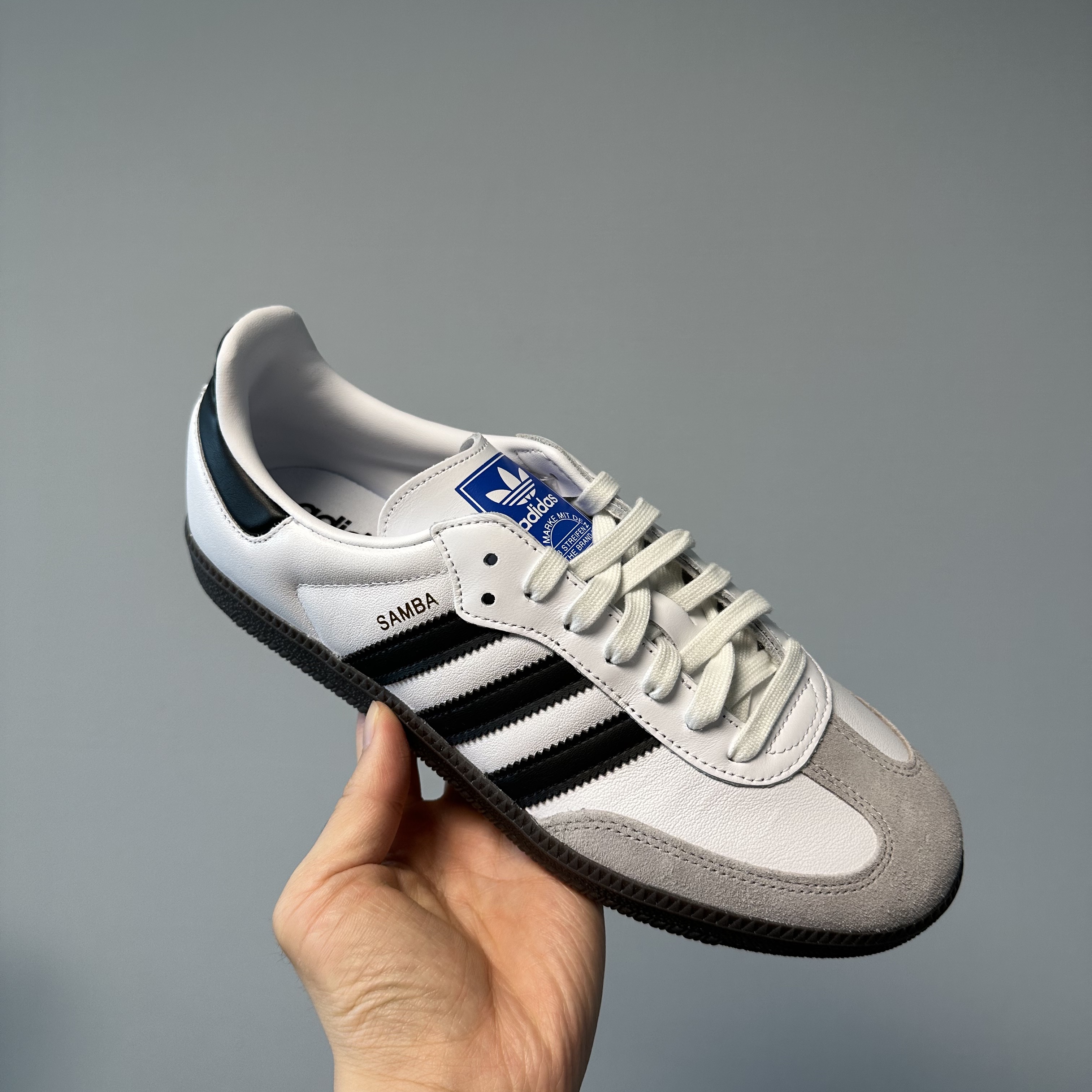 Adidas Samba OG Cloud White 착용 스타일 - 2