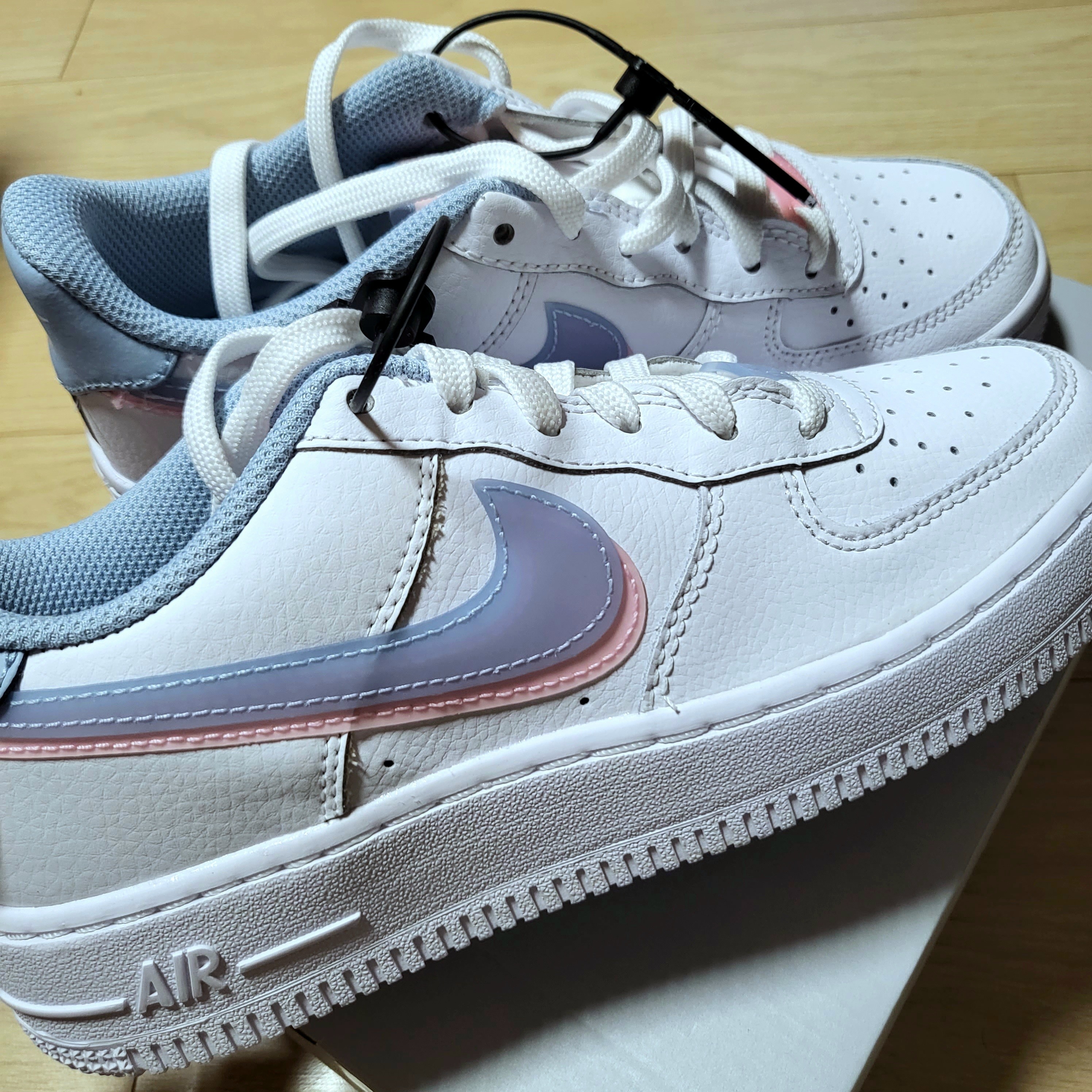 (GS) Nike Air Force 1 LV8 Double Swoosh 착용 스타일 - 2