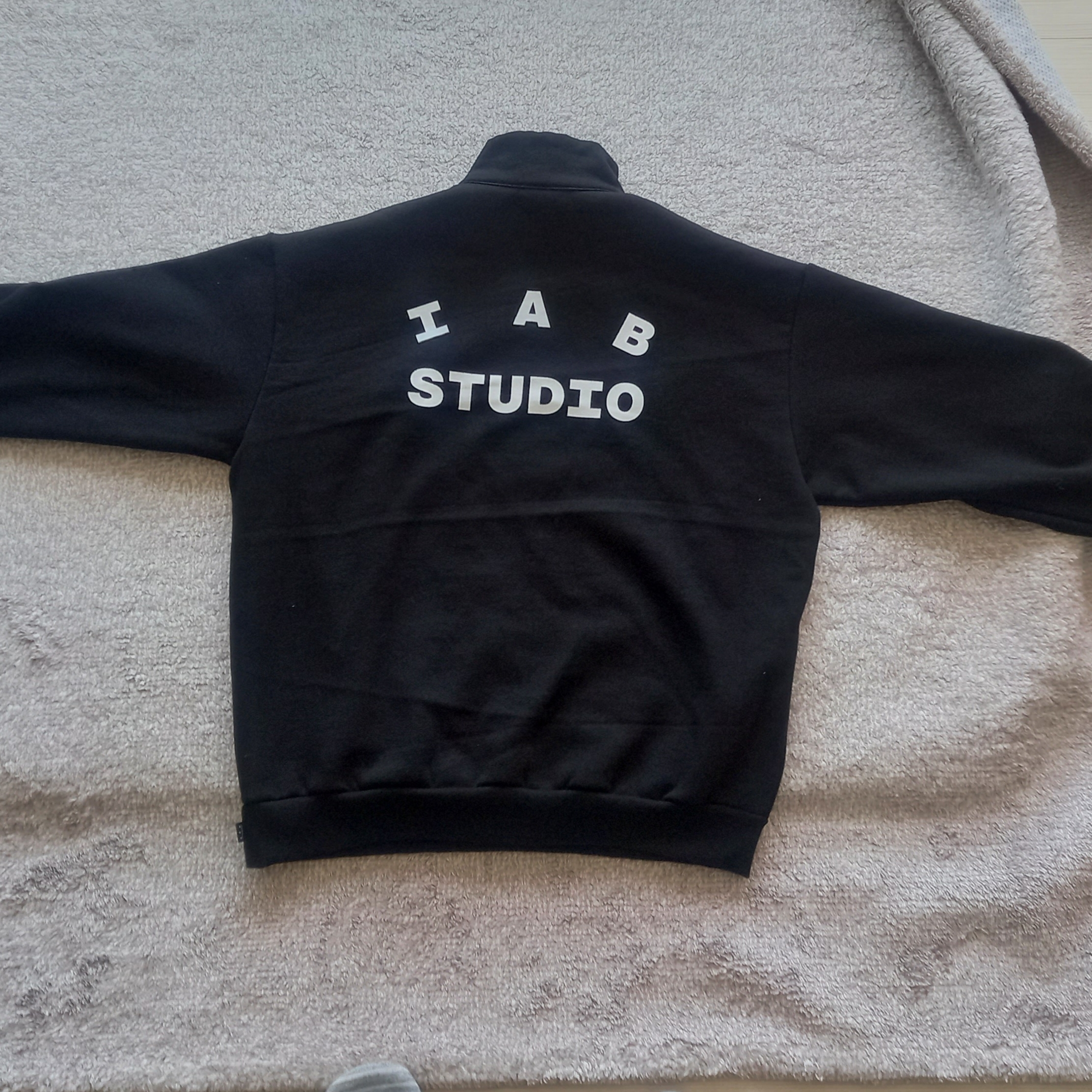 IAB Studio Half Zip-Up Black White, IAB Studio Sweatpants Black White - 23SS 착용 스타일 - 2