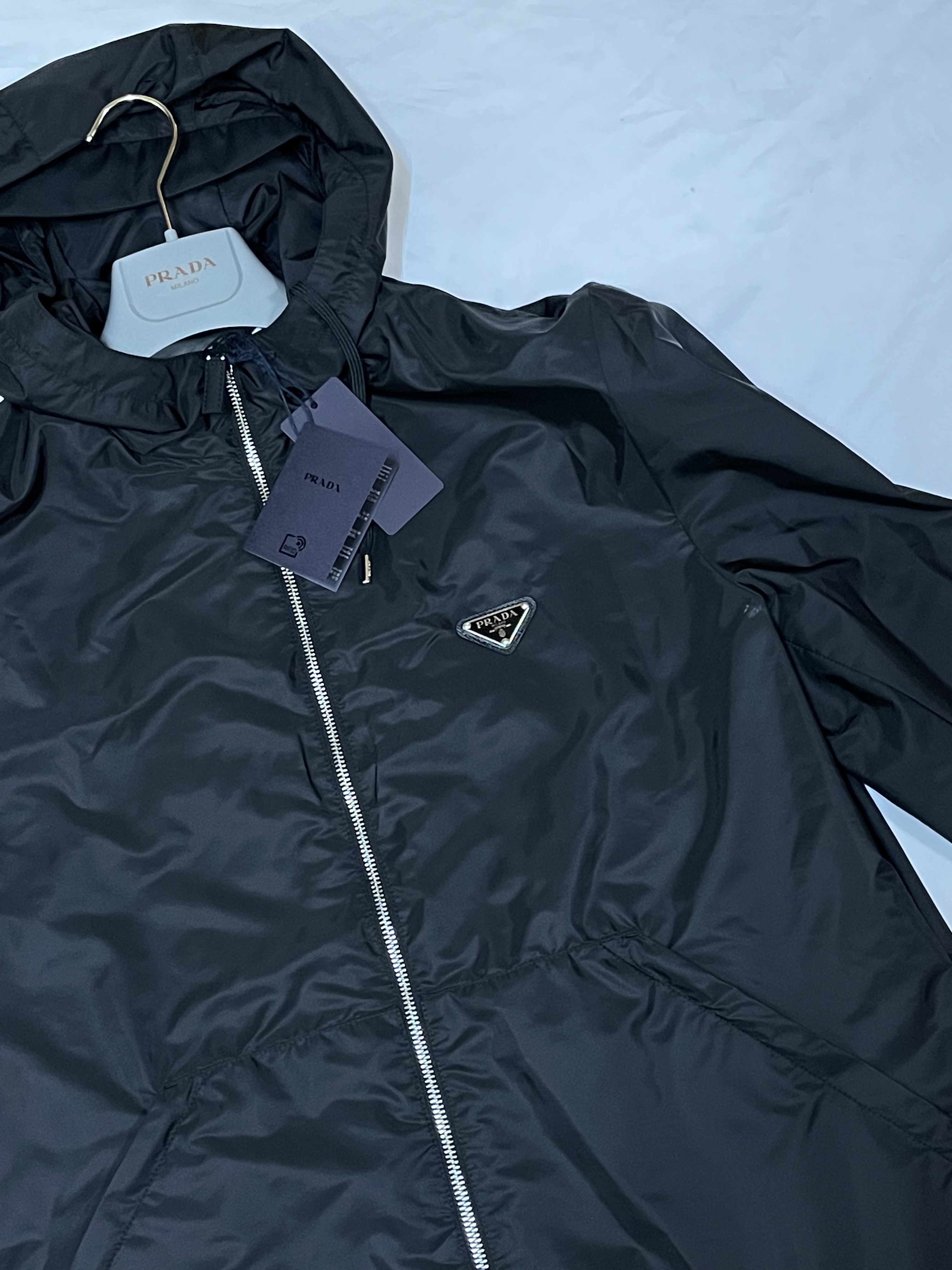 Prada Re-Nylon Jacket Black 착용 스타일