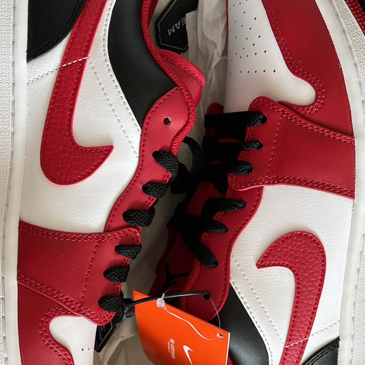 Jordan 1 Low White Gym Red Black 착용 스타일