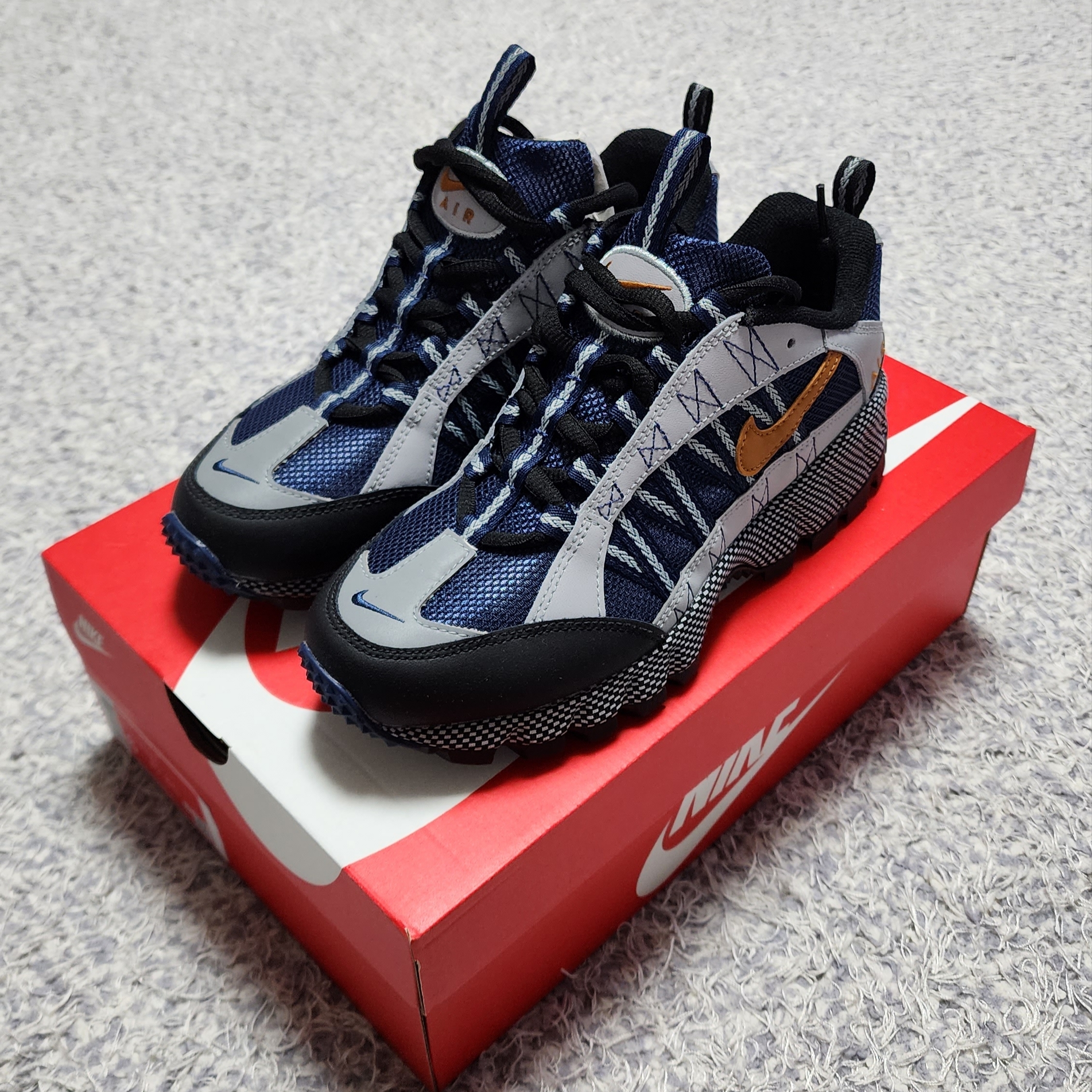 Nike Air Humara Midnight Navy and Obsidian 착용 스타일 - 2