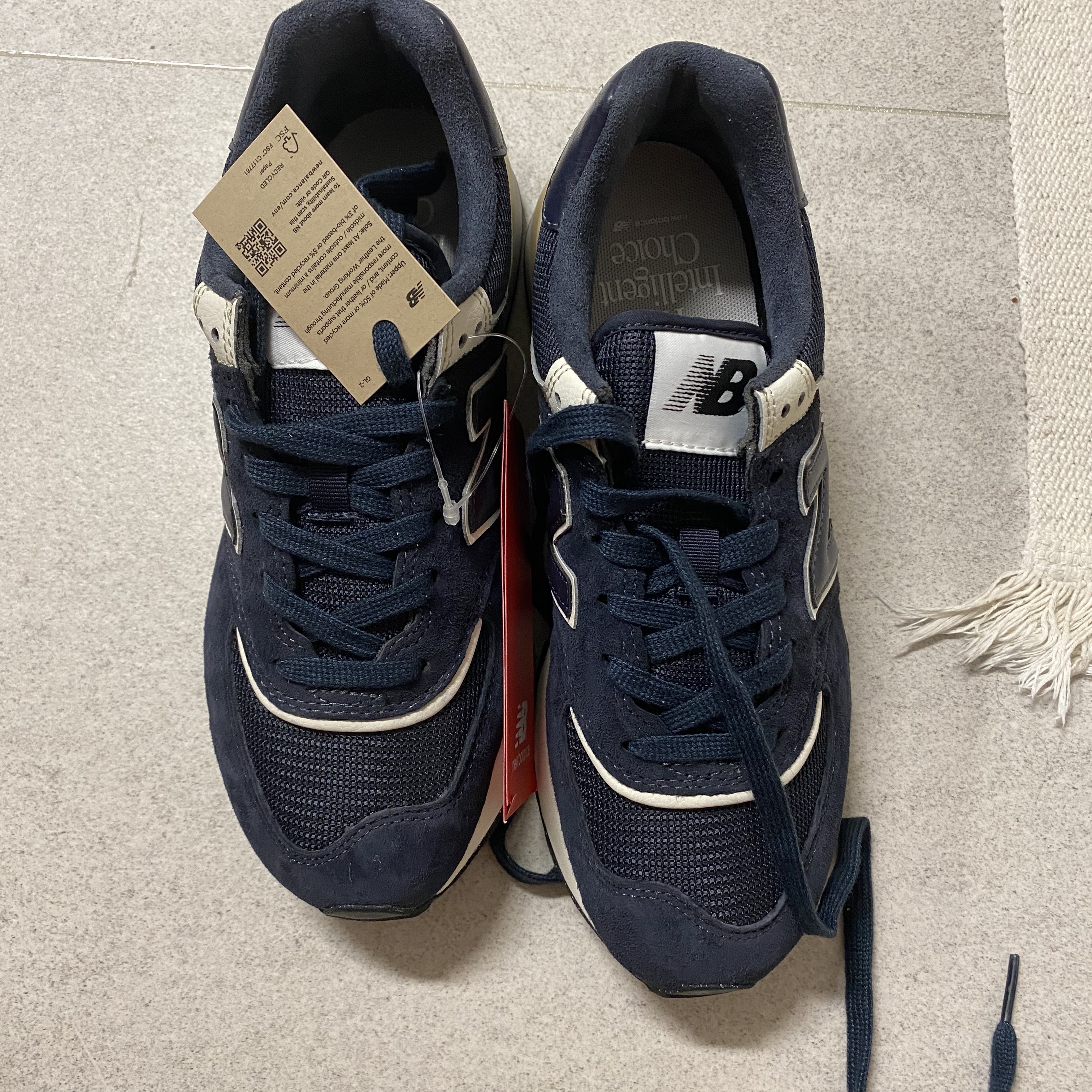 New Balance 574 Legacy Blue Navy 착용 스타일 - 1