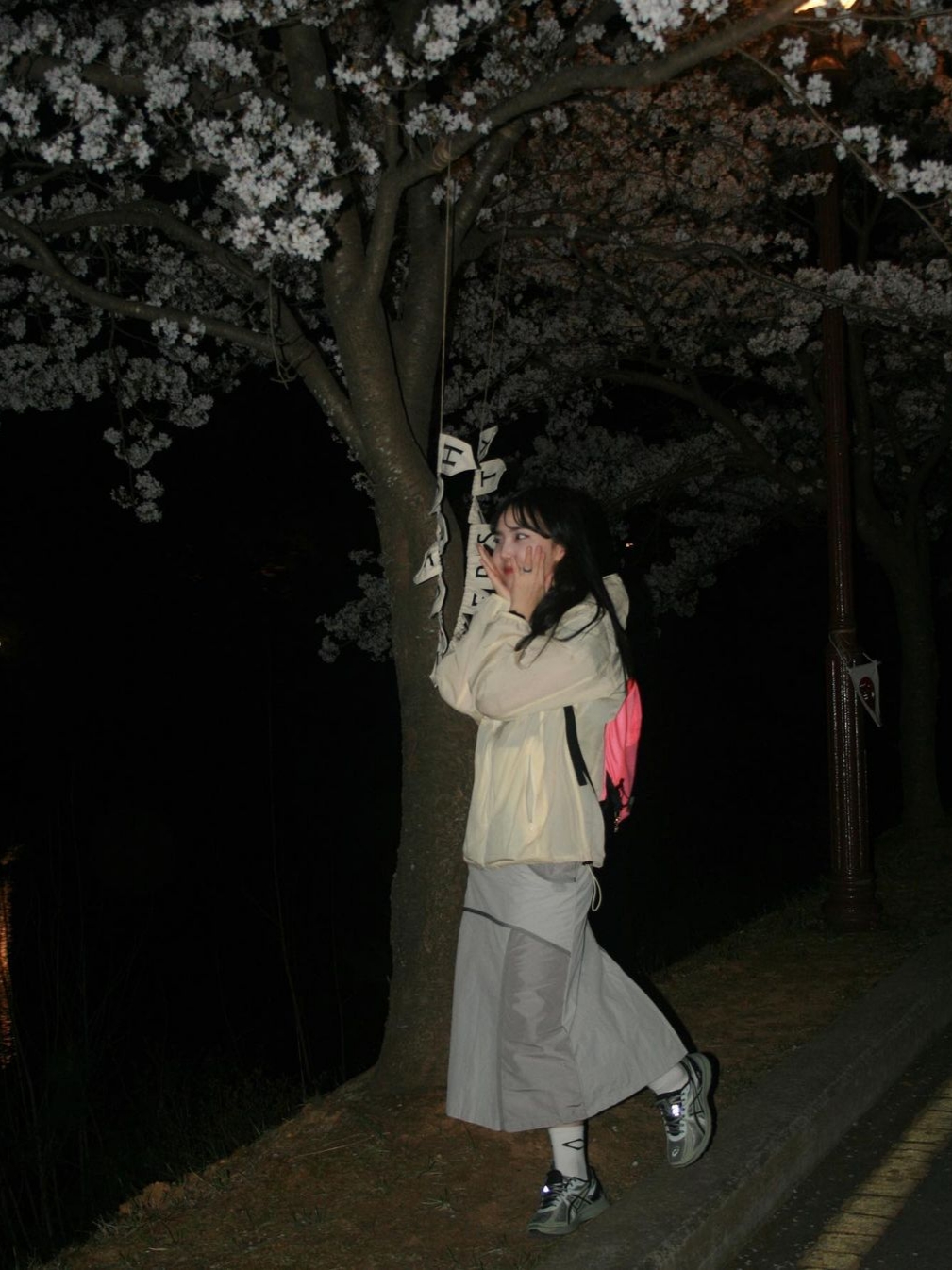 Art Of Field Flap Pocket Long Skirt Khaki Beige 착용 스타일 - 1