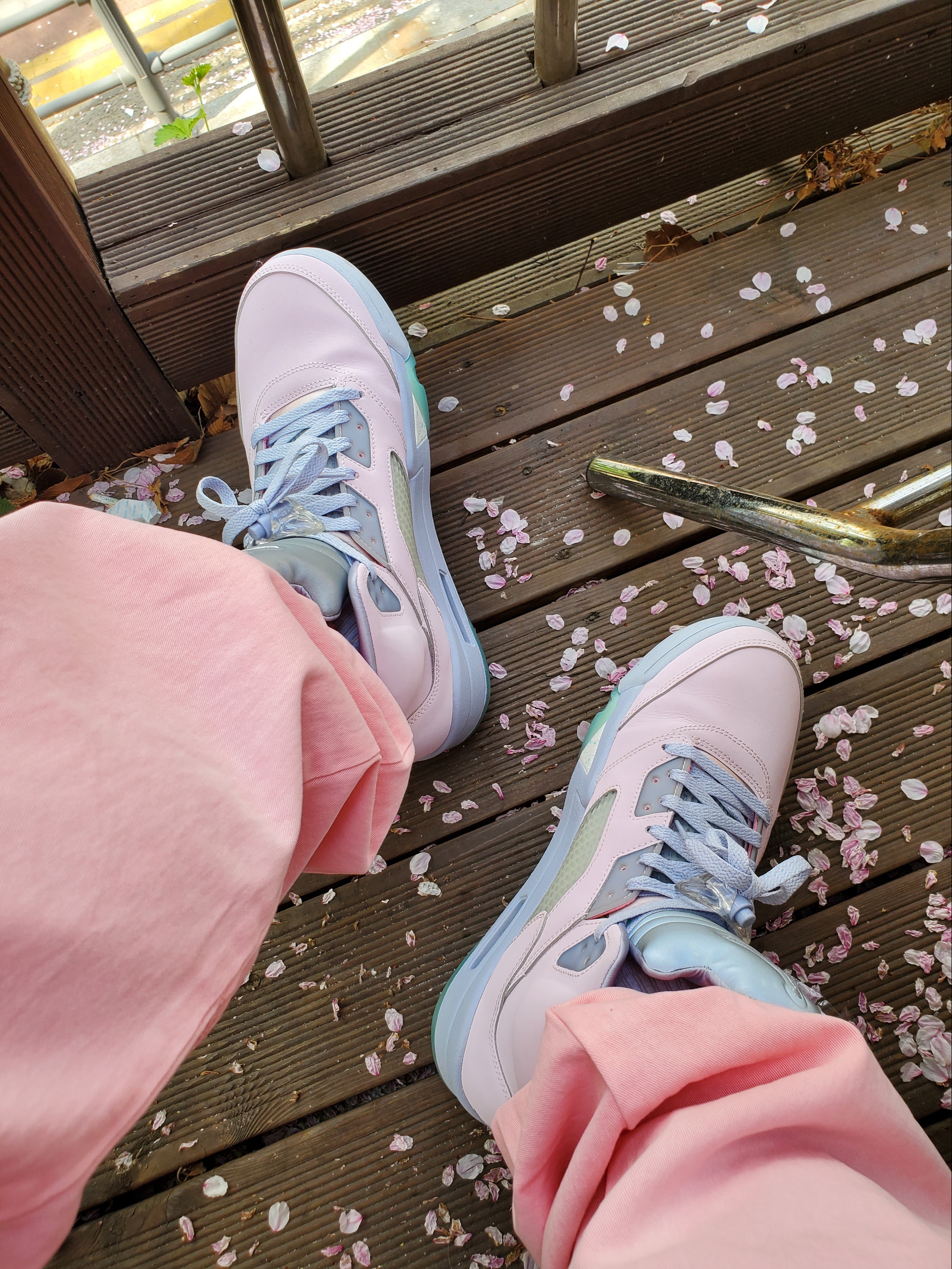 Supreme Box Logo Mesh Back New Era Pink - 22SS, Jordan 5 Retro SE Regal Pink 착용 스타일 - 5