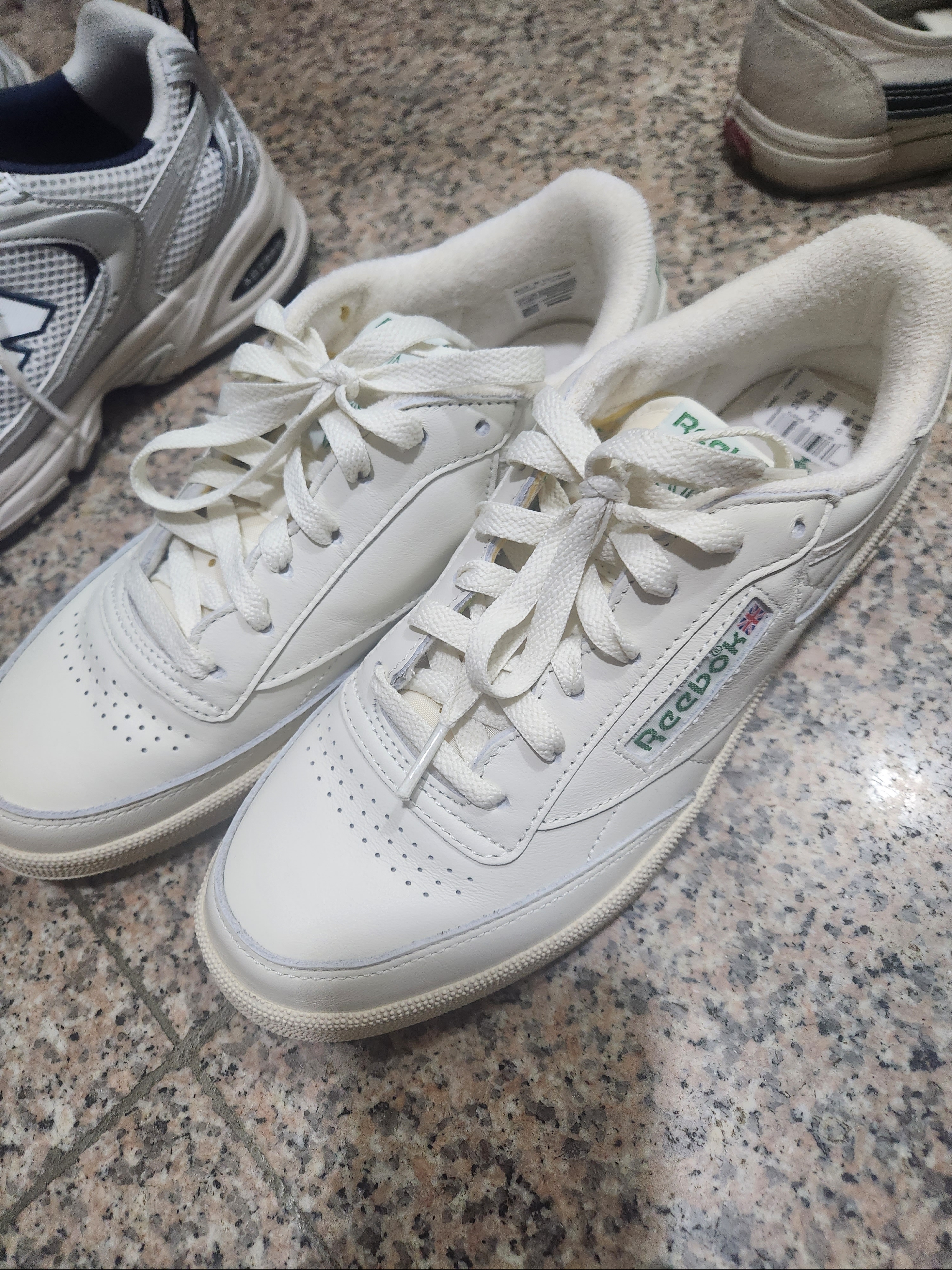 Reebok Club C 85 Vintage Chalk Green 착용 스타일
