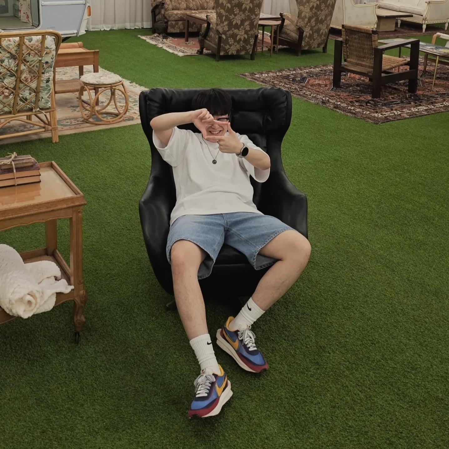 Nike x Sacai LDWaffle Blue Multi 착용 스타일