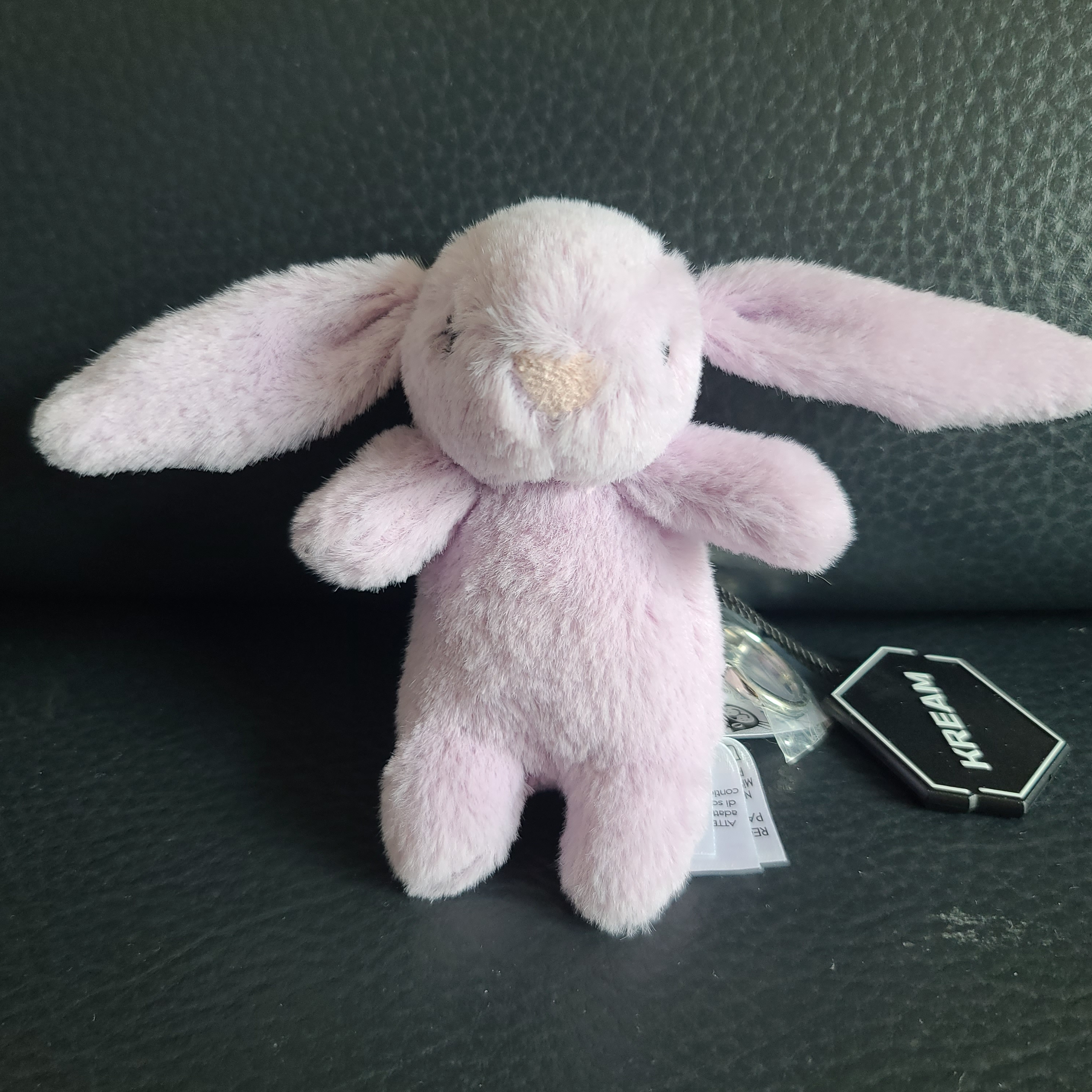 Jellycat Bashful Bunny Bag Charm Lavender 착용 스타일