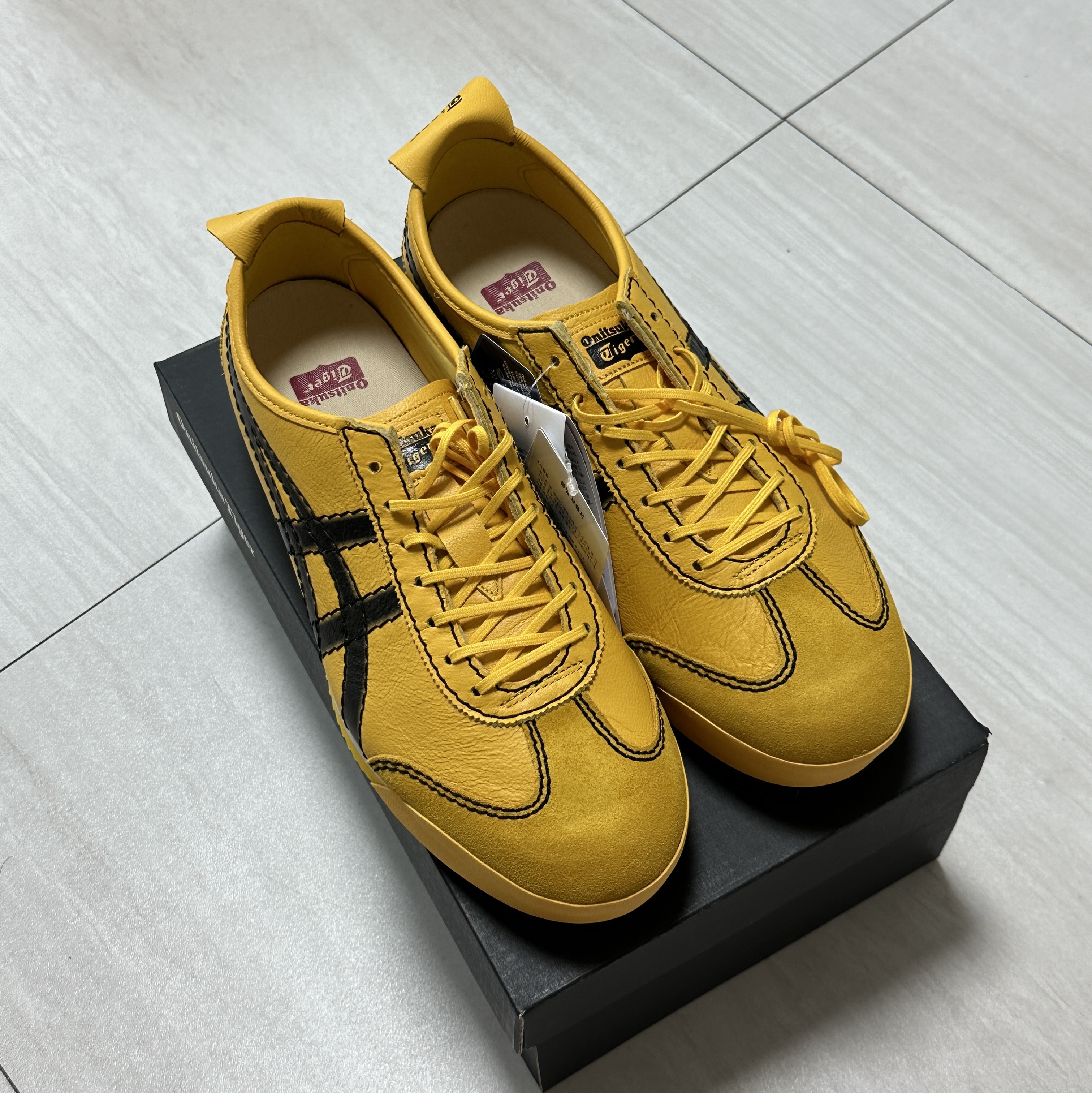 Onitsuka Tiger Mexico 66 SD PF Yellow Black 착용 스타일 - 2