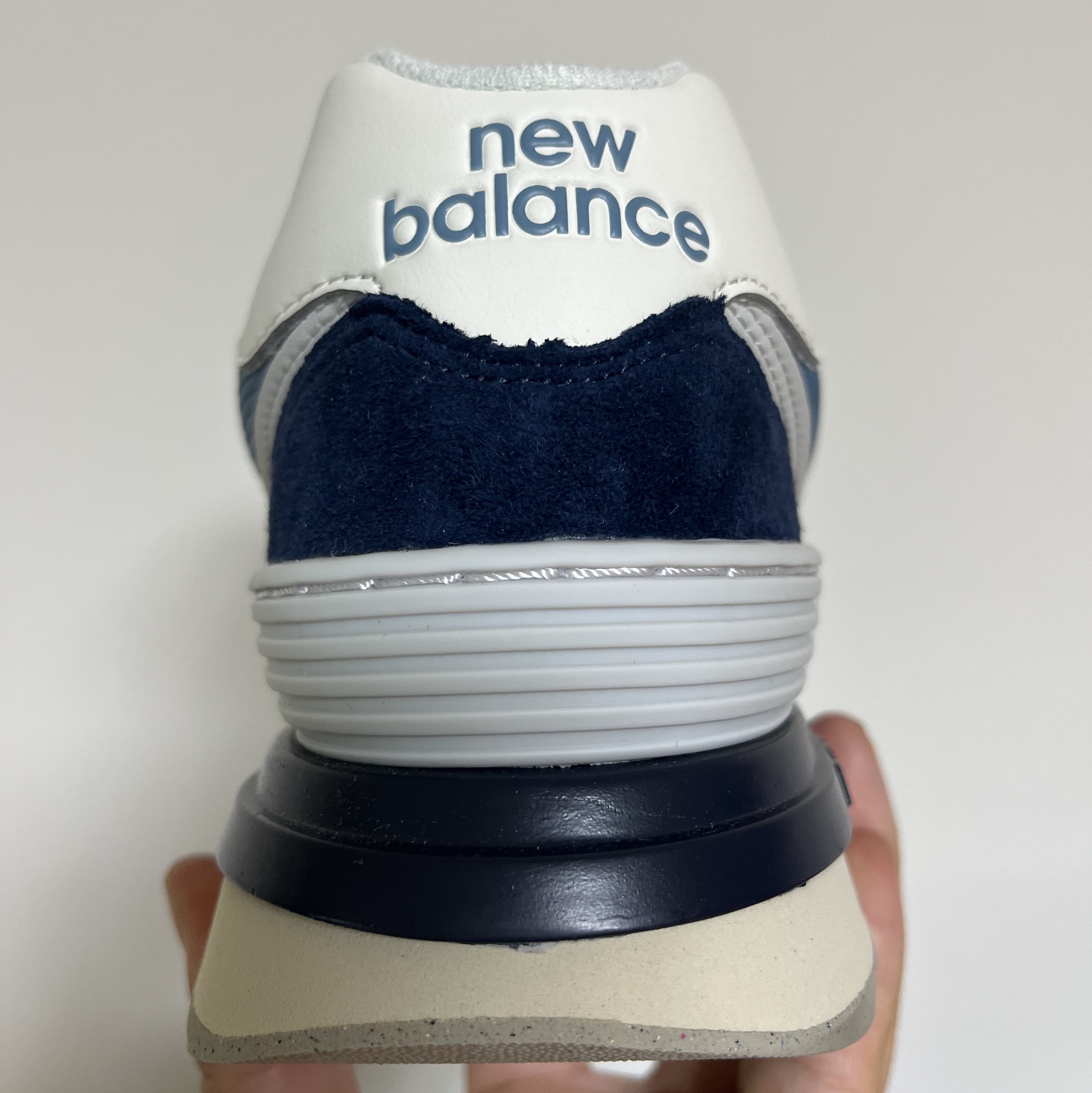 New Balance 574 Legacy Navy Sea Salt 착용 스타일 - 3