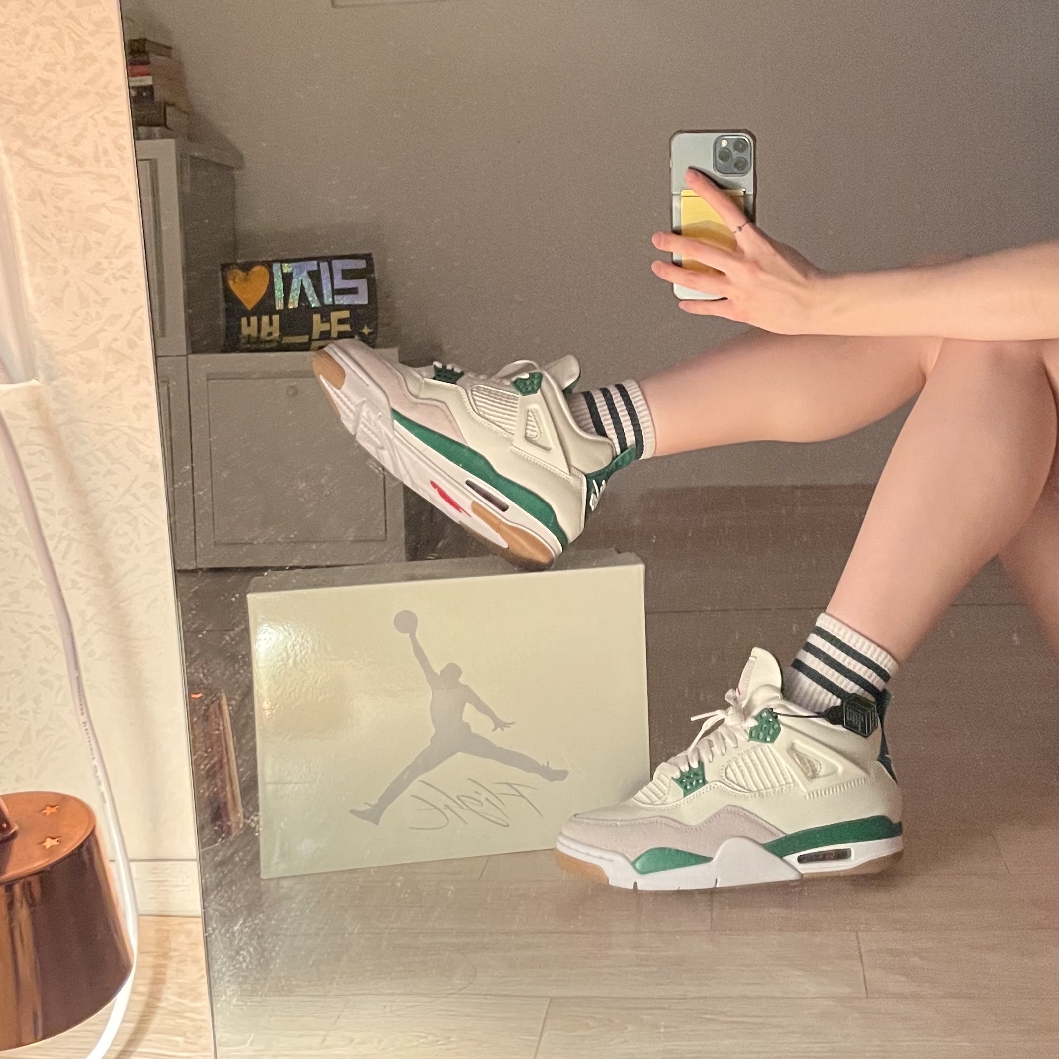 Jordan 4 x Nike SB Retro SP Pine Green 착용 스타일 - 3
