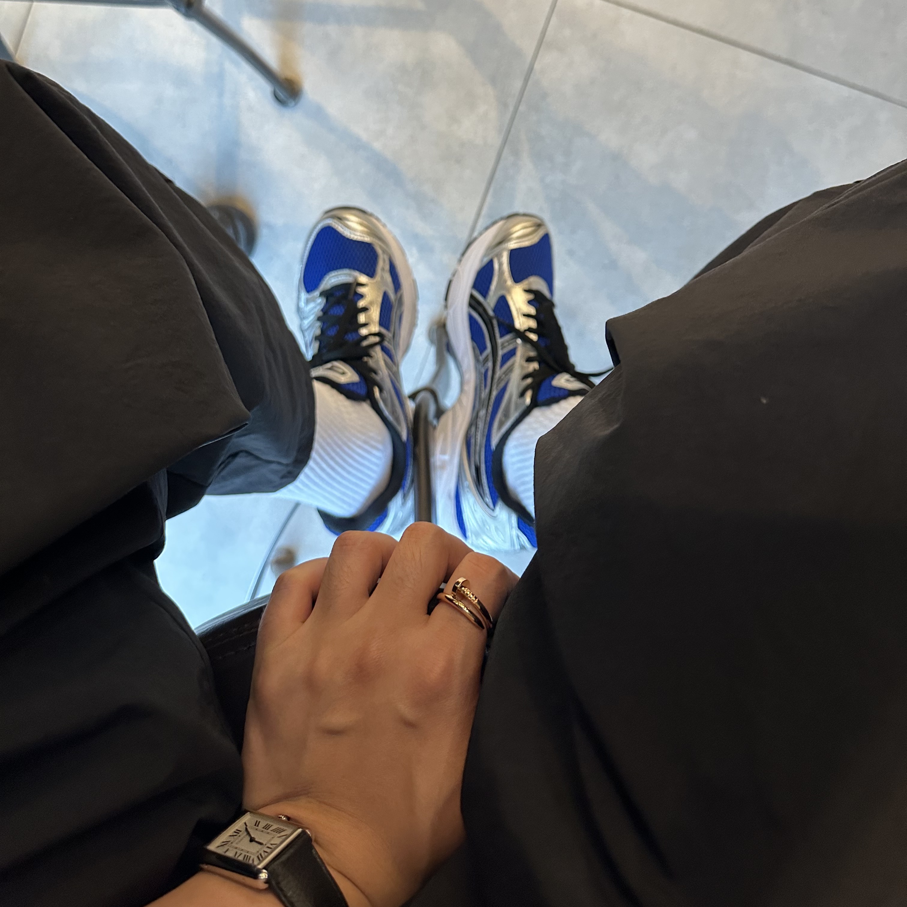 Sansan Gear Side Snap Pants Black, Cartier Tank Must Watch Large Quartz Steel Calfskin Black 착용 스타일 - 1