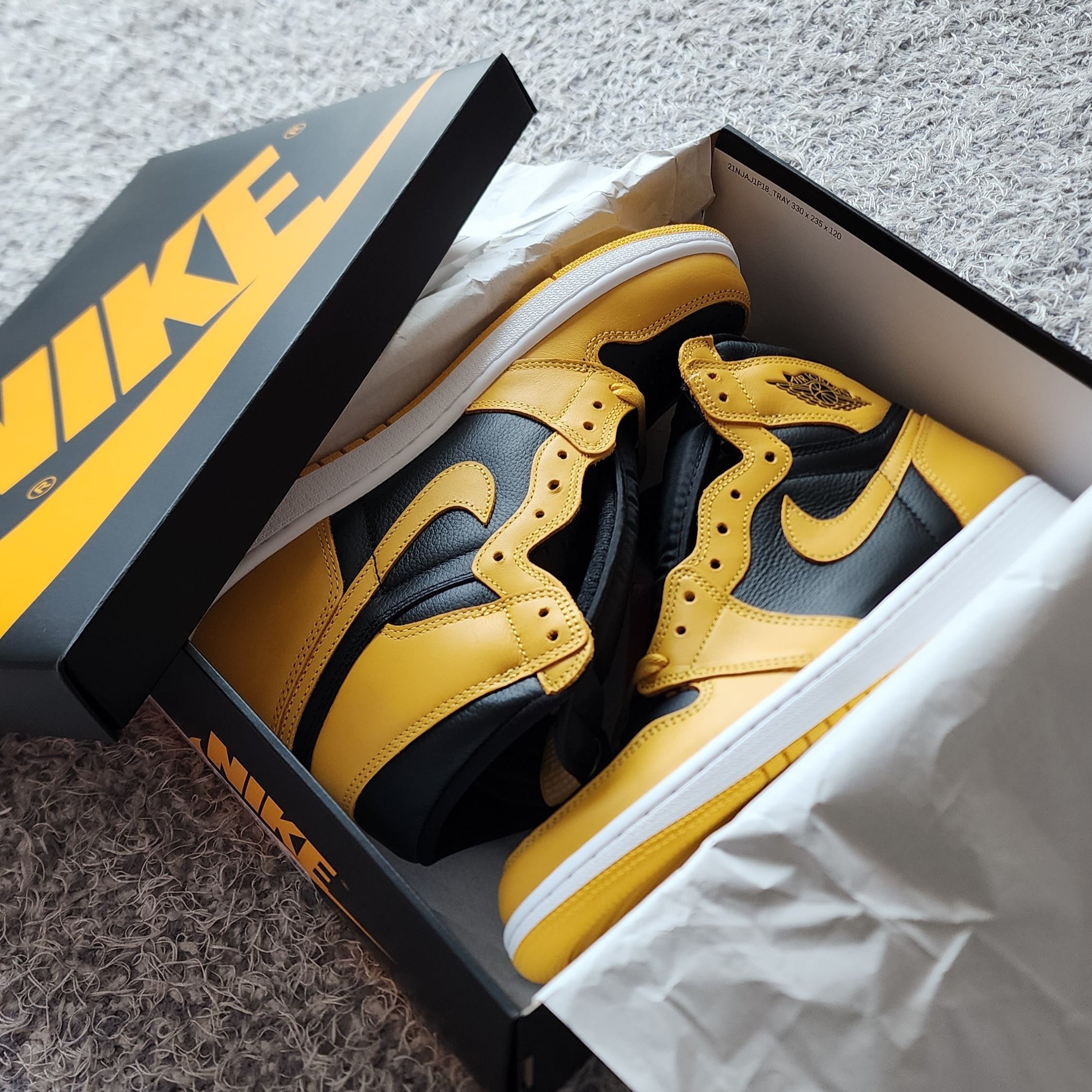 Jordan 1 Retro High OG Pollen 착용 스타일 - 1