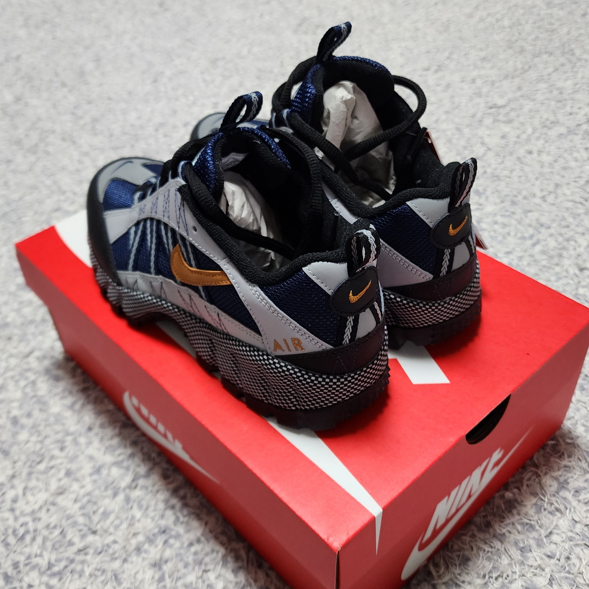 Nike Air Humara Midnight Navy and Obsidian 착용 스타일 - 3