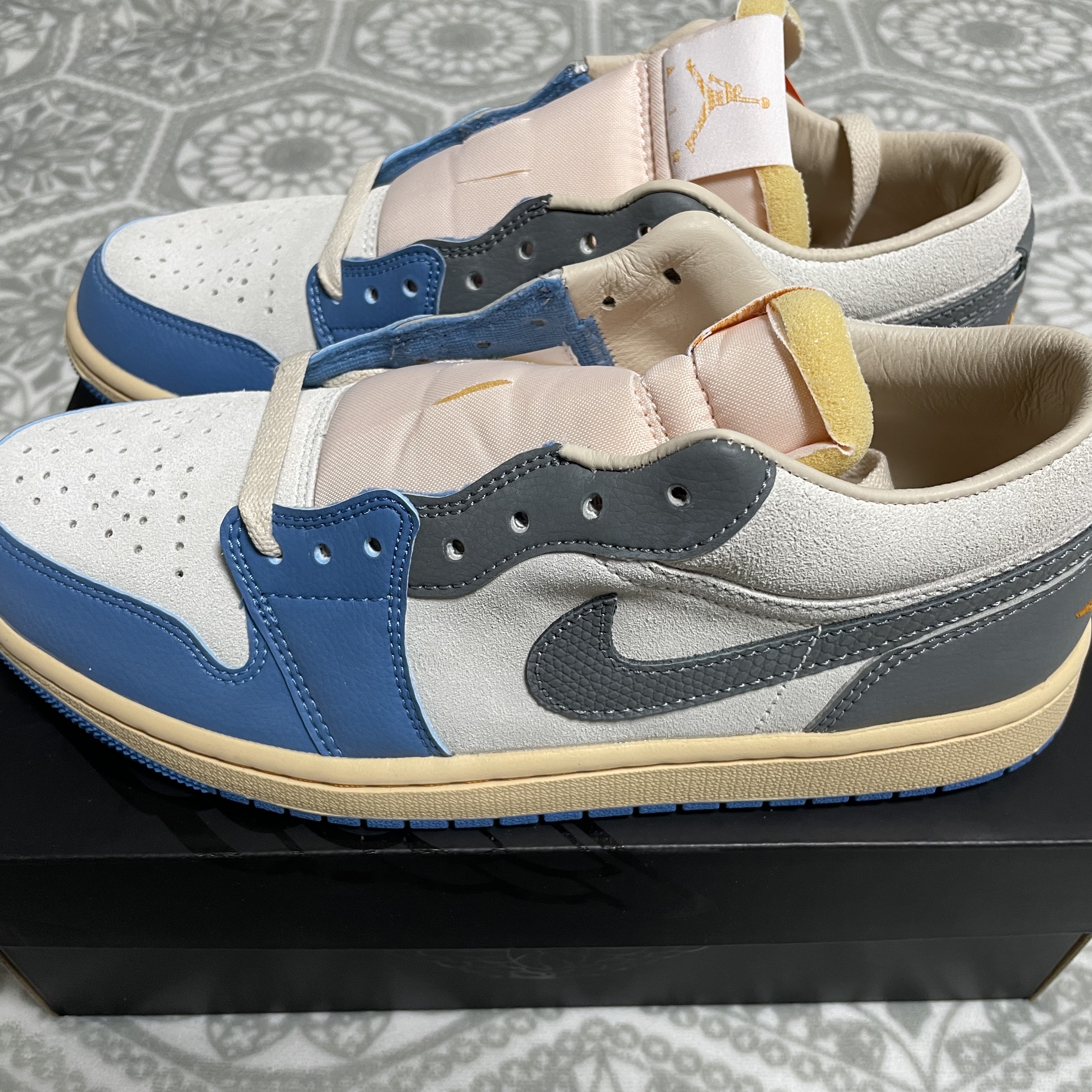 Jordan 1 Low SE Tokyo 96 착용 스타일 - 3