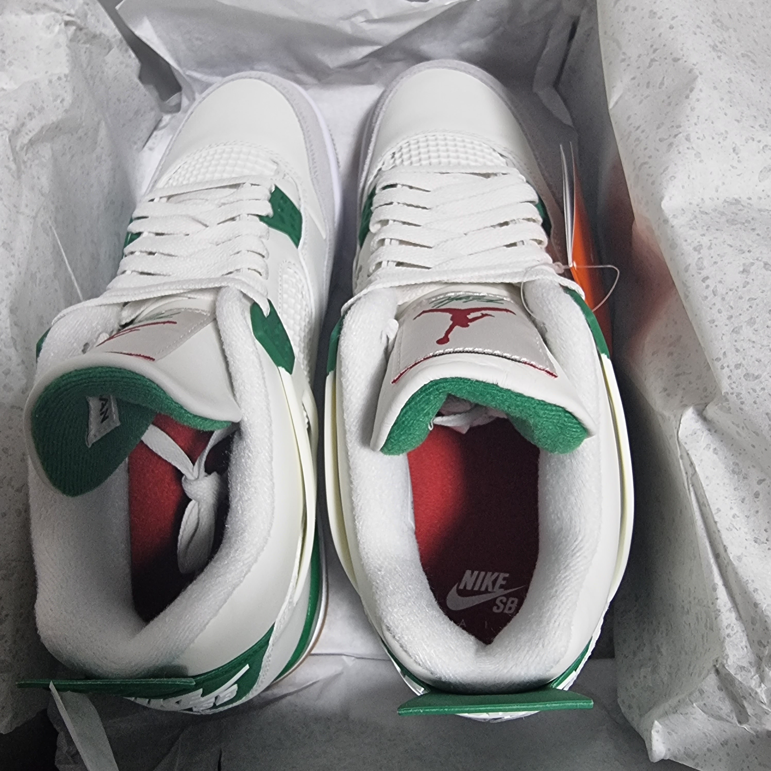Jordan 4 x Nike SB Retro SP Pine Green 착용 스타일 - 1