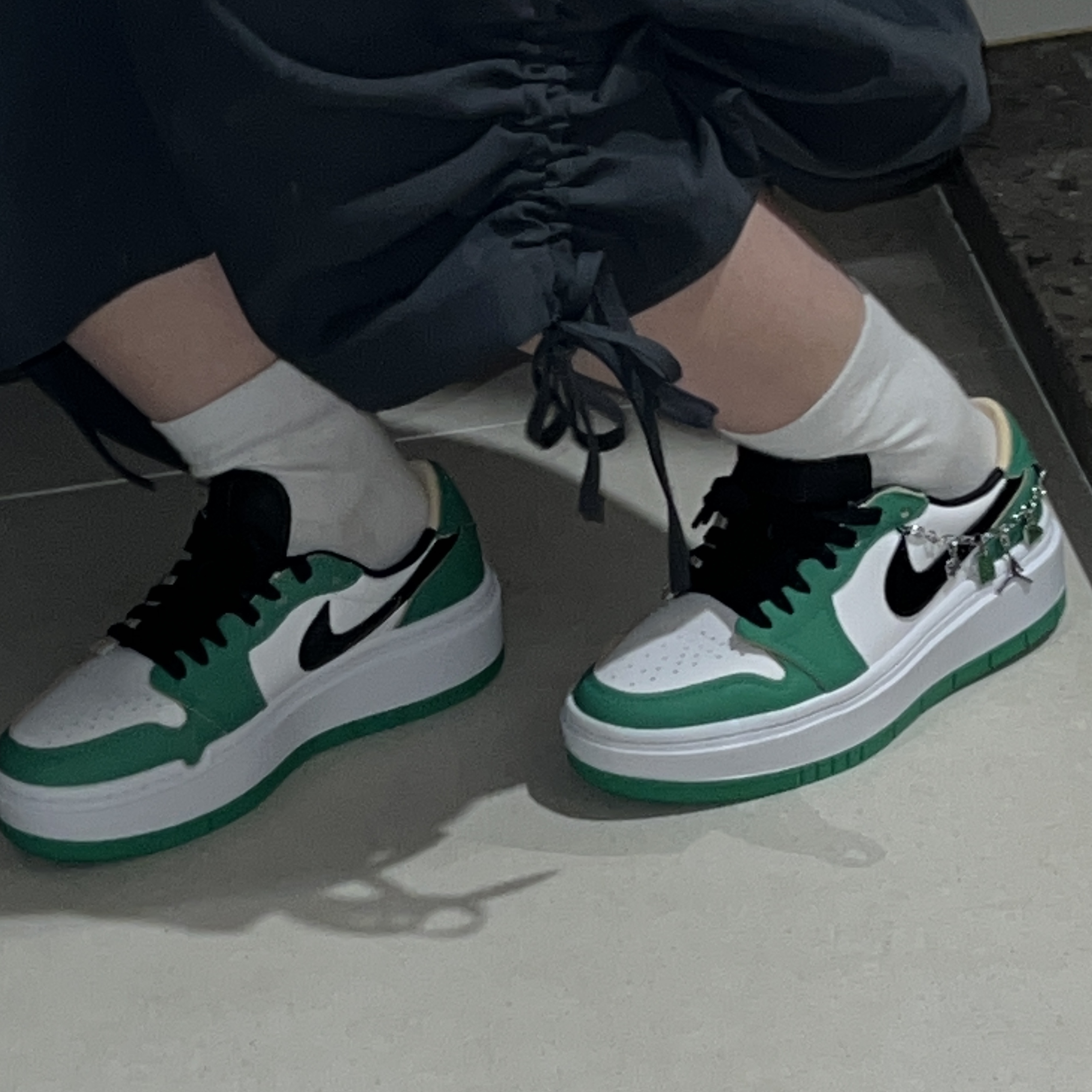 (W) Jordan 1 Elevate Low SE Lucky Green 착용 스타일 - 2