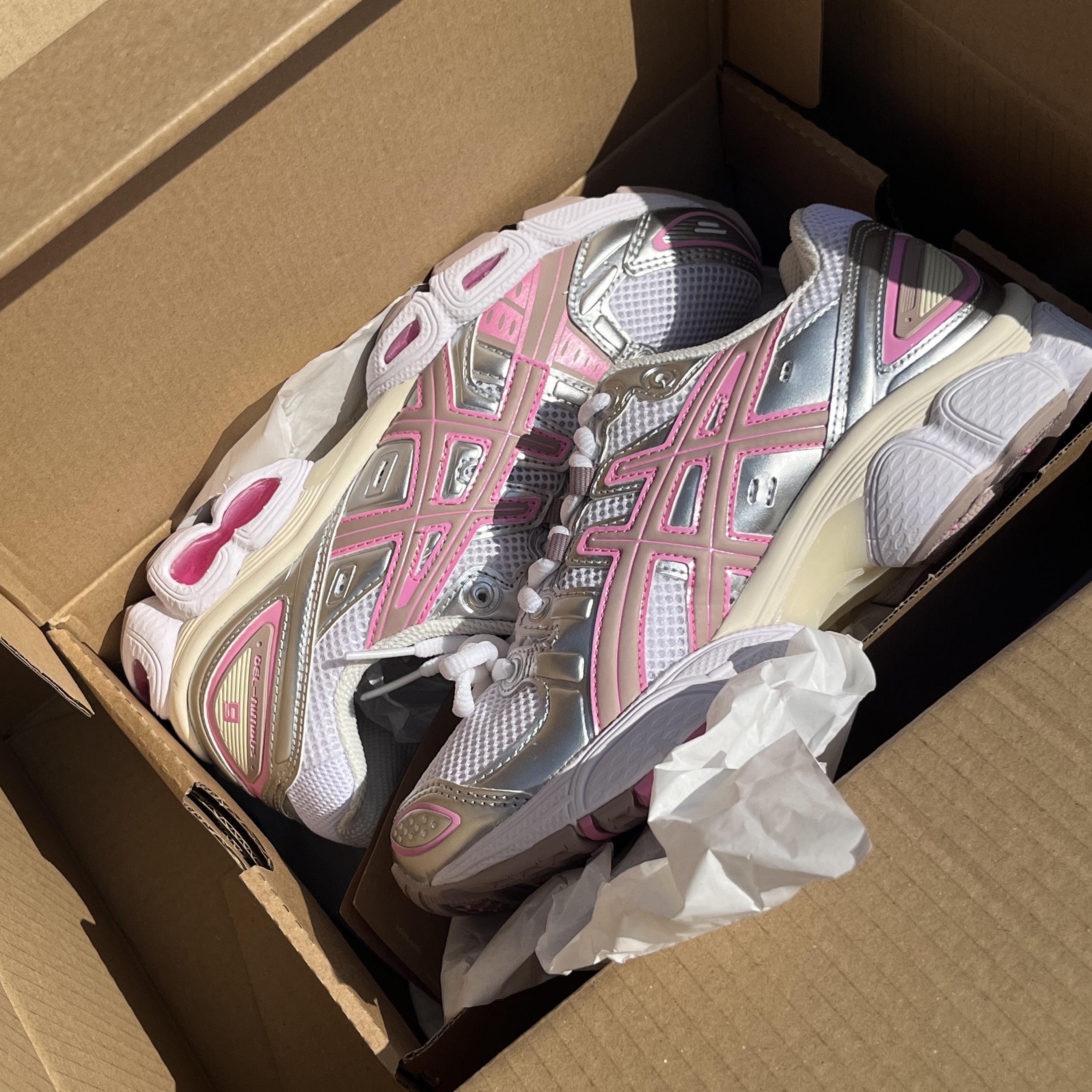 (W) Asics Gel-Nimbus 9 White Pure Silver 착용 스타일