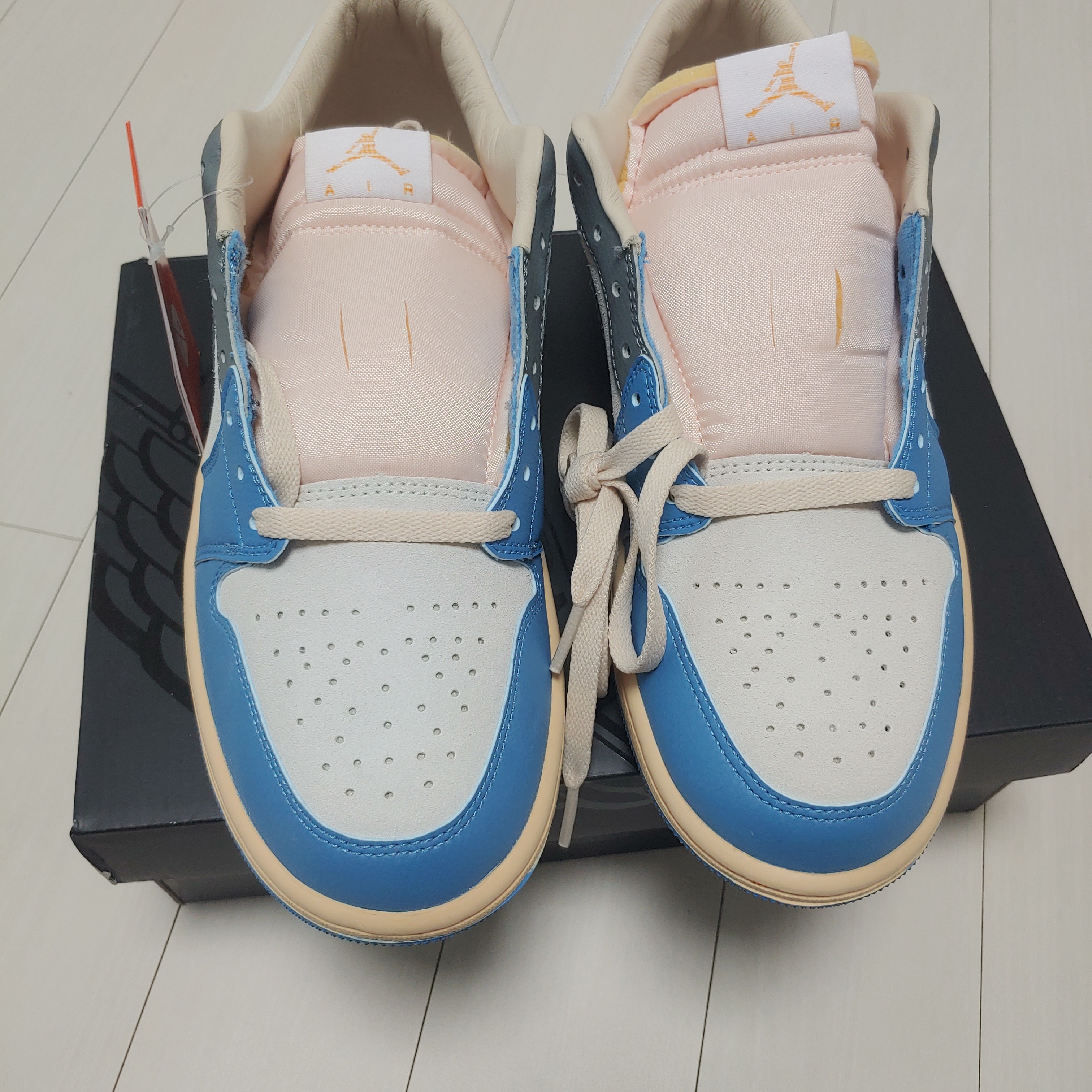 Jordan 1 Low SE Tokyo 96 착용 스타일 - 4