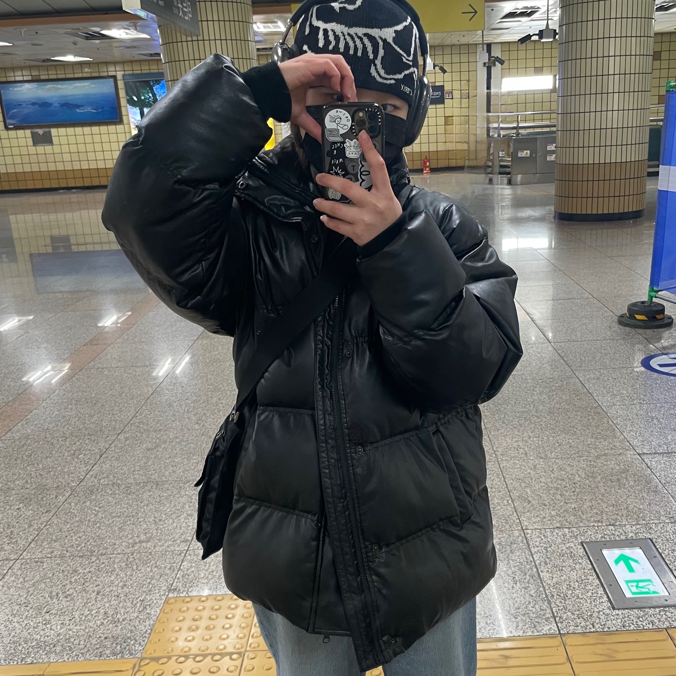 Apple AirPods Max Lightning Space Gray (Korean Ver.), Arc'teryx Bird Head Toque Orca 착용 스타일