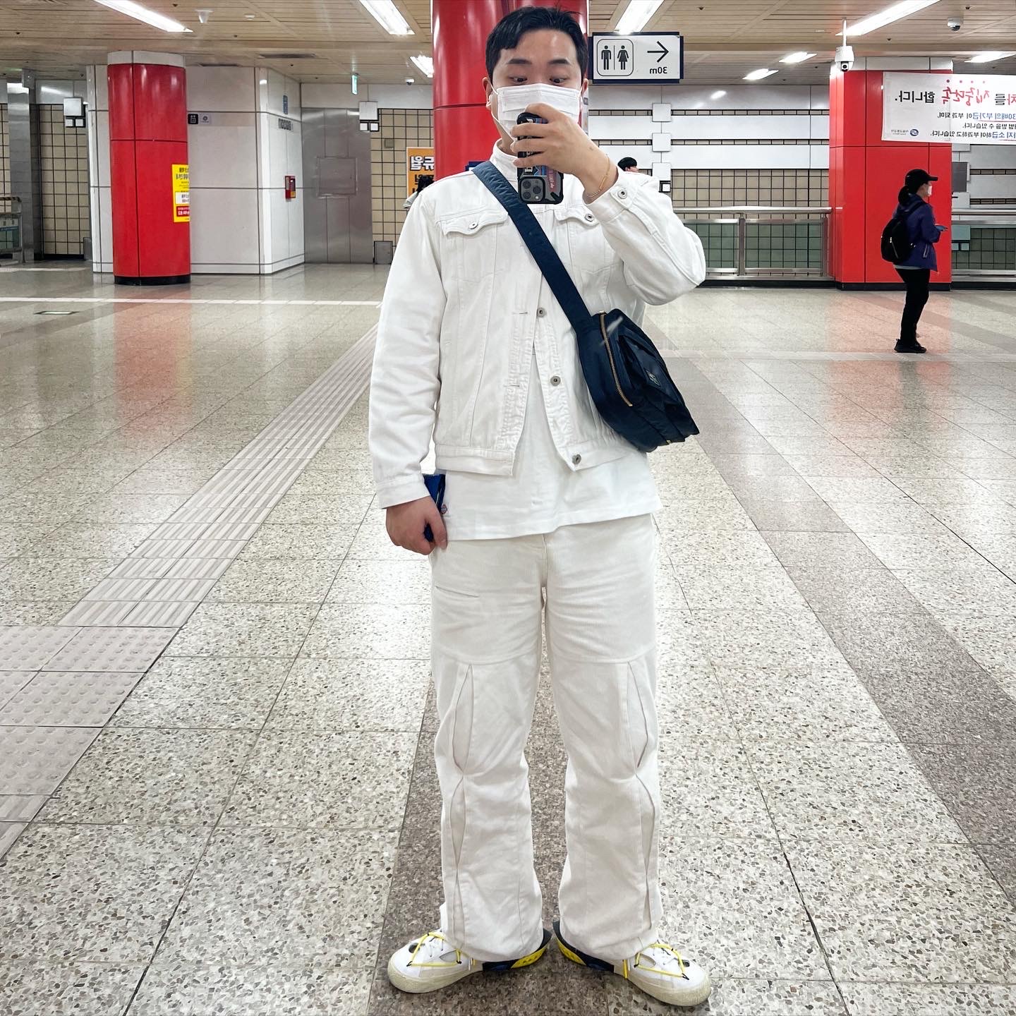Porter Tanker Shoulder Bag S Iron Blue, Nike x Off-White Blazer Low '77 White and University Red 착용 스타일