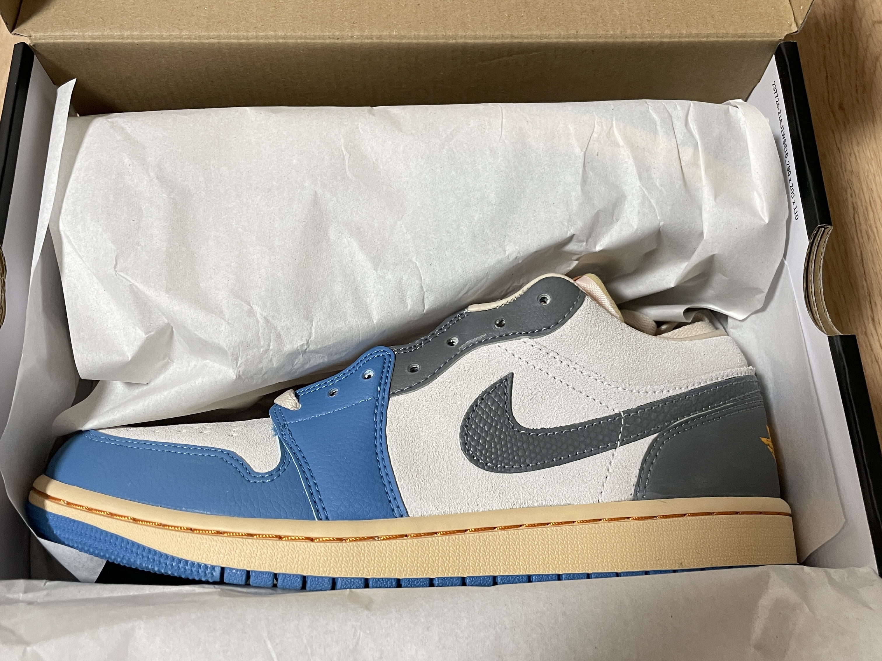Jordan 1 Low SE Tokyo 96 착용 스타일 - 1