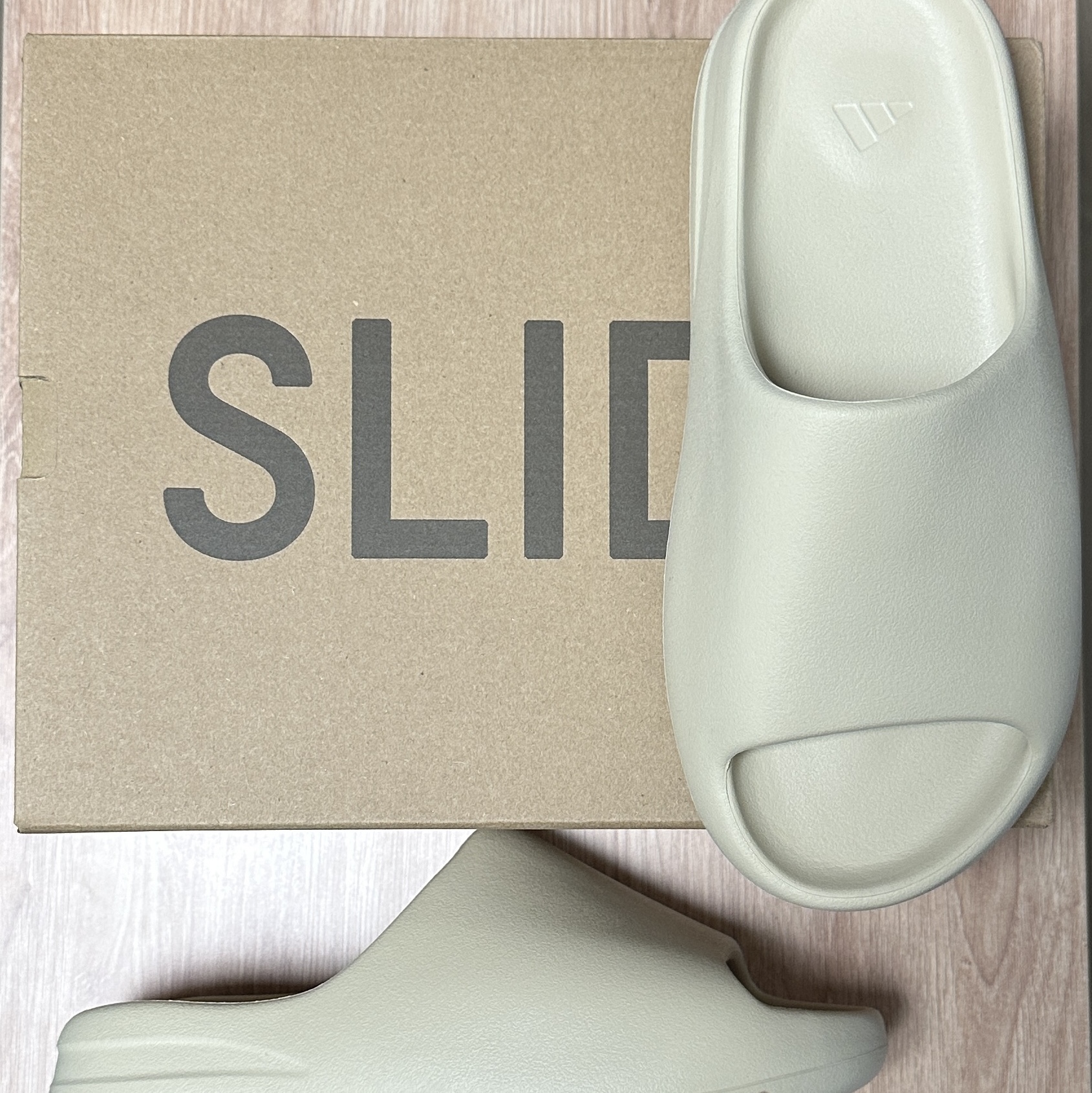 Adidas Yeezy Slide Bone 2022/2023 착용 스타일