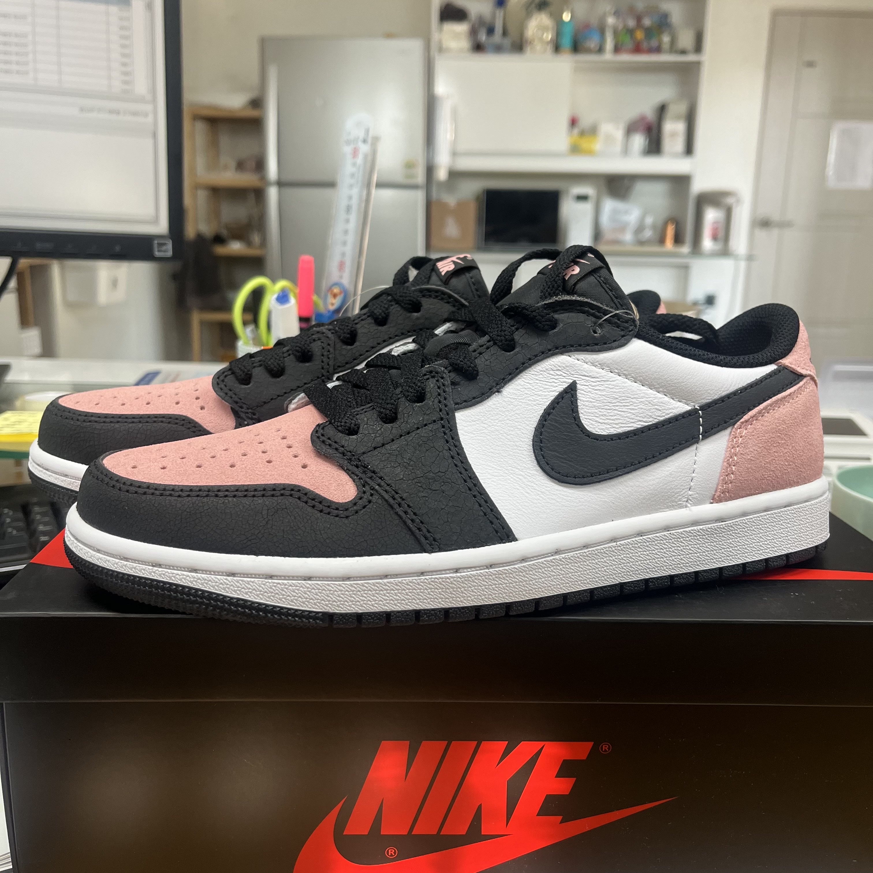 Jordan 1 Retro Low OG Bleached Coral 착용 스타일