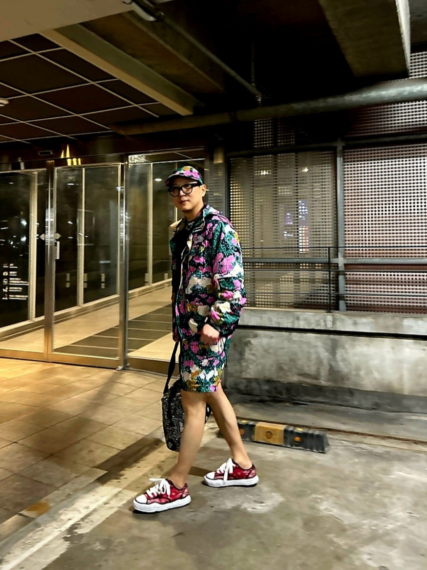 Supreme x The North Face Trekking Convertible Jacket Flowers - 22SS, Supreme x The North Face Trekking Zip-Off Belted Pants Flowers - 22SS 착용 스타일 - 4