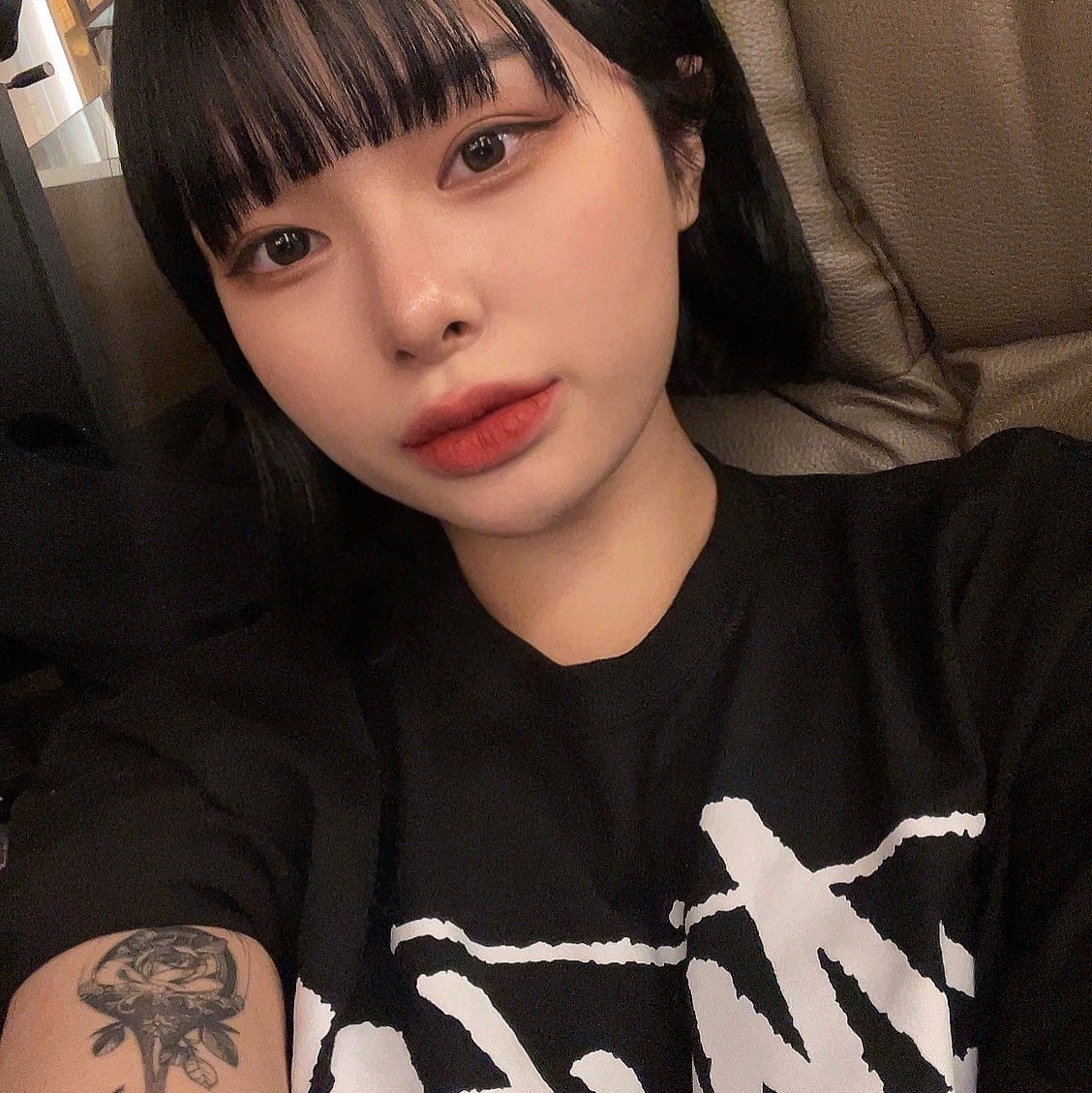 Stussy World Tour T-Shirt Black 착용 스타일 - 2