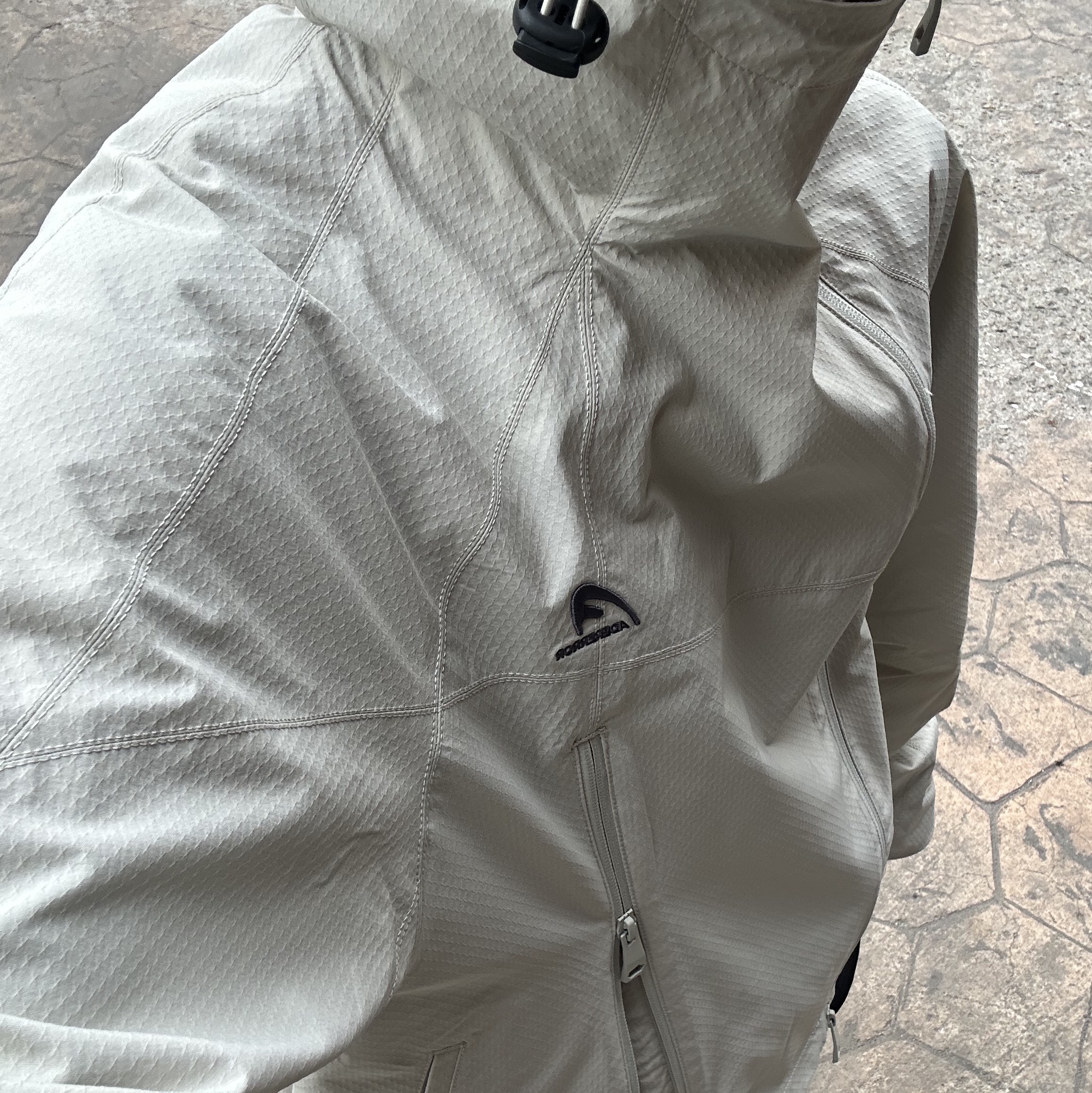 Ader Error Plue Windbreaker Beige 착용 스타일