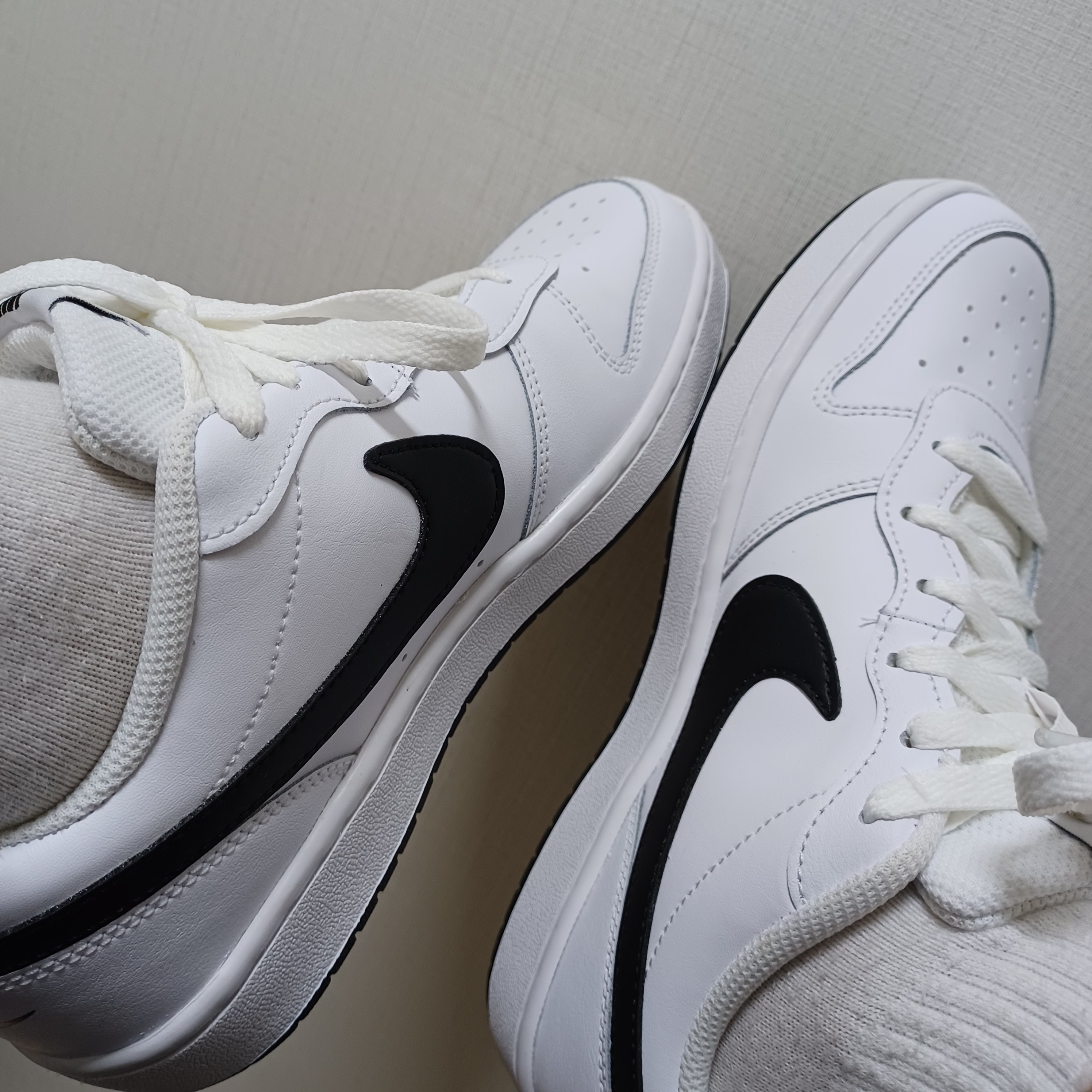 (GS) Nike Court Borough Low 2 White Black 착용 스타일