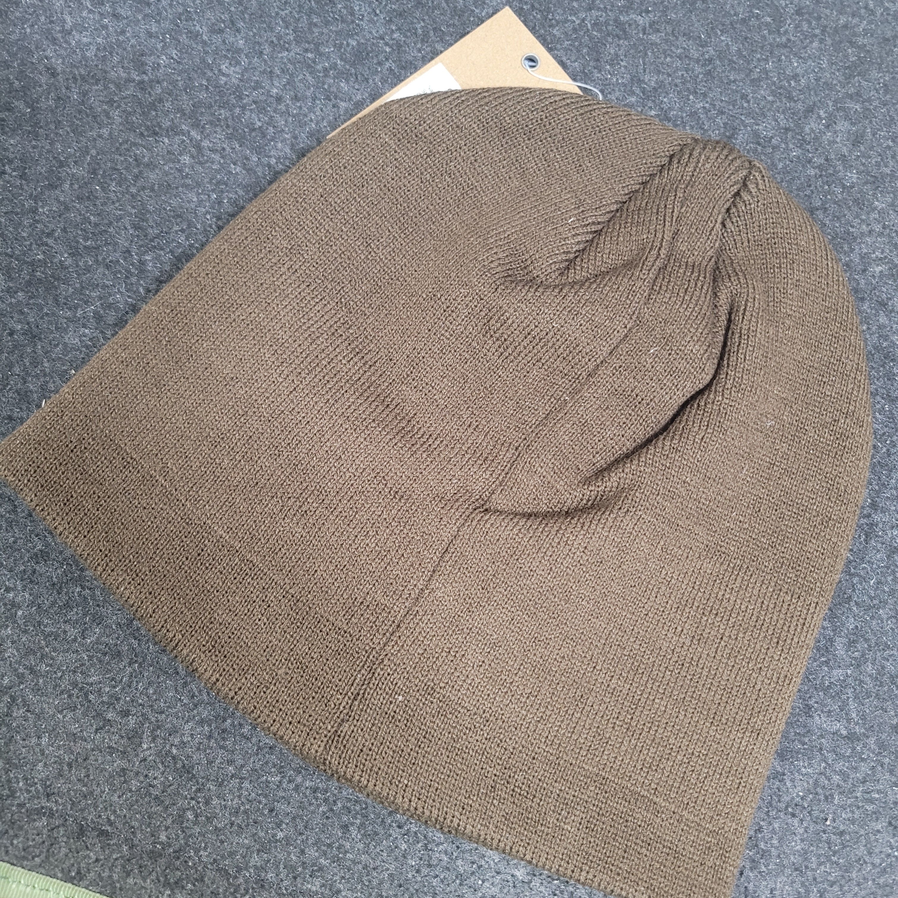 Stussy Helvetica Jacquard Beanie Brown 착용 스타일 - 3