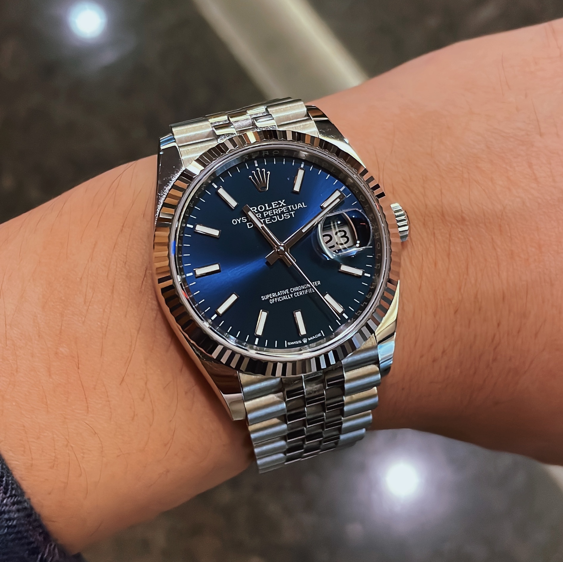Rolex Datejust 36mm 126234 Bright Blue Jubilee 착용 스타일