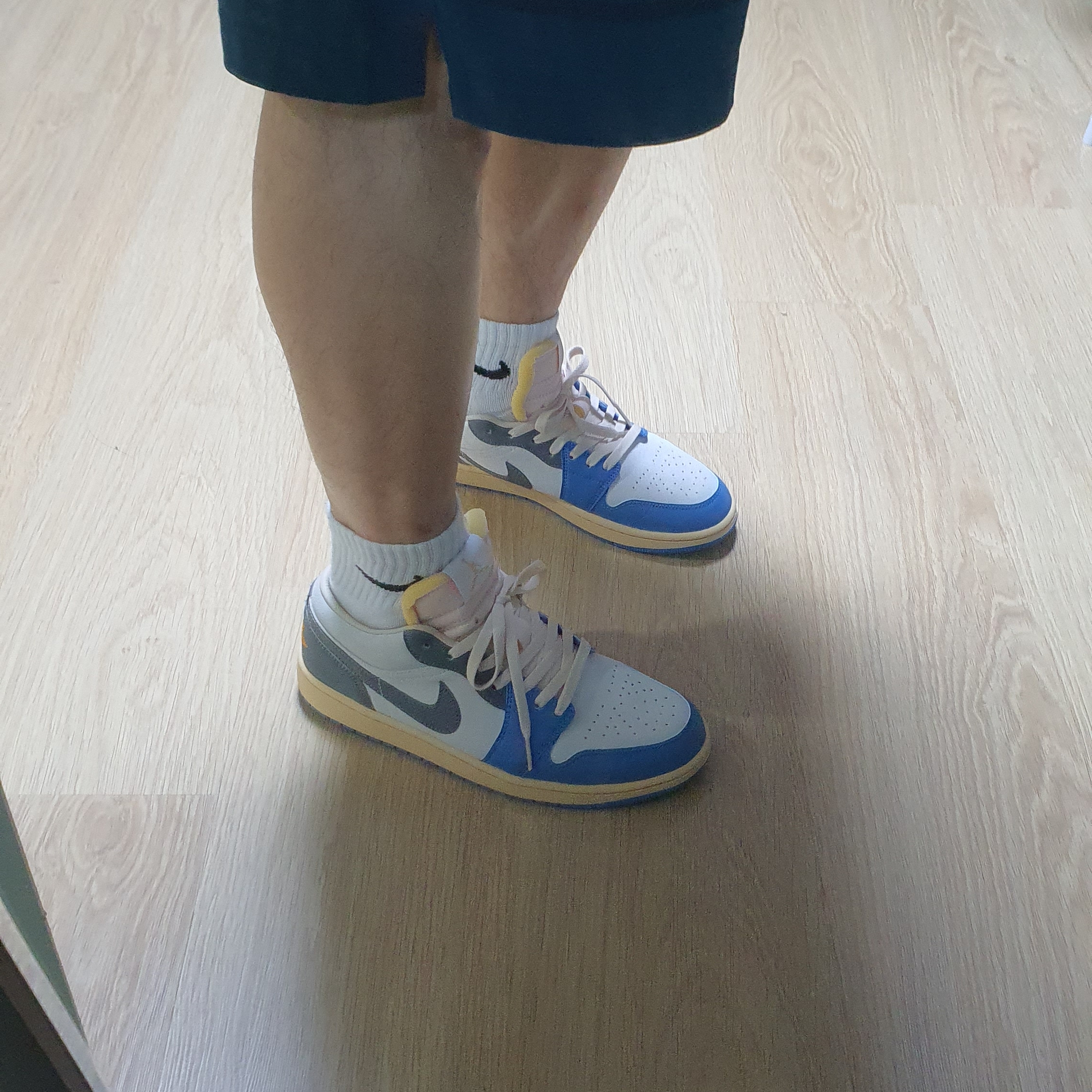 Jordan 1 Low SE Tokyo 96 착용 스타일 - 2