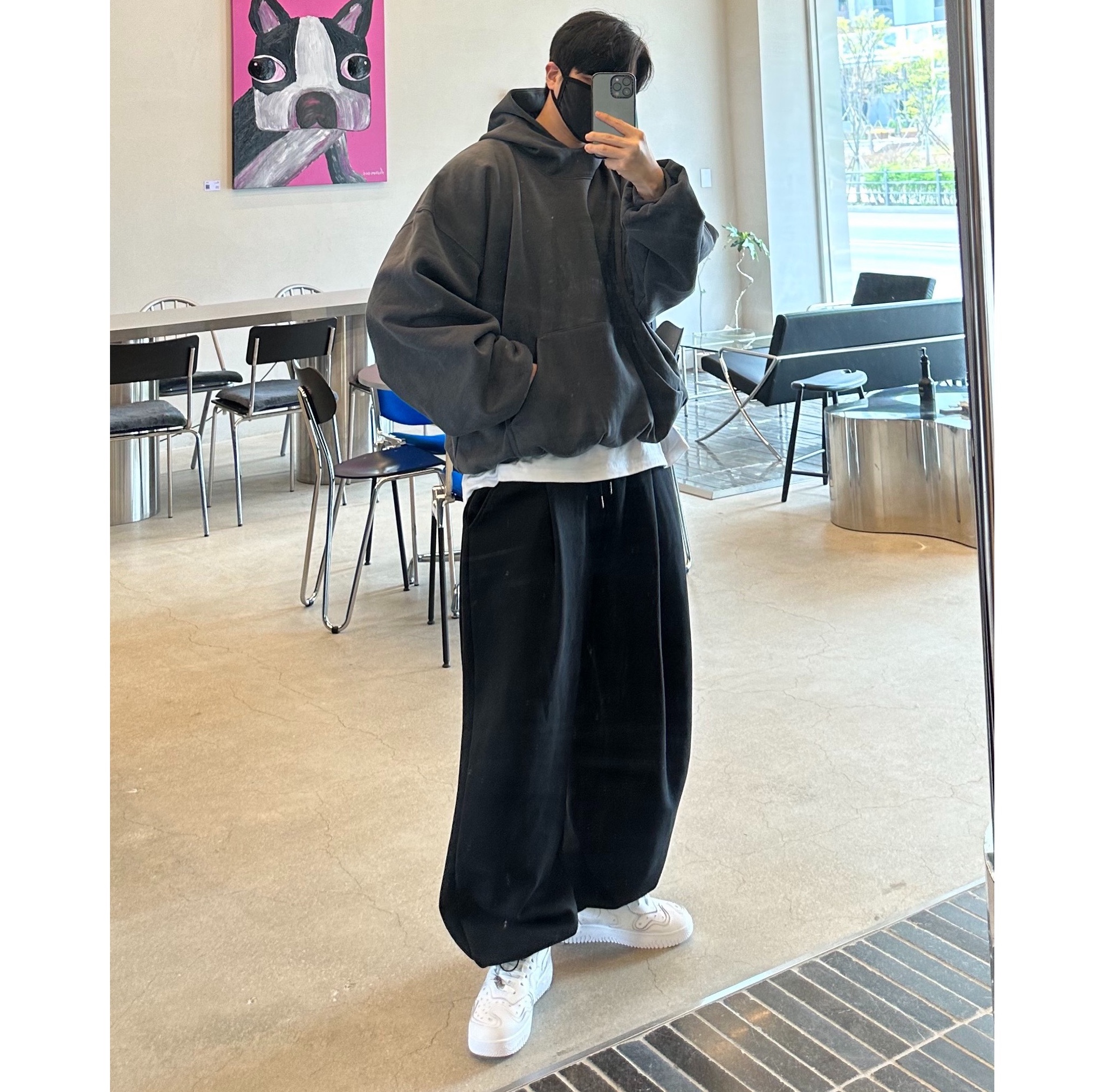 Yeezy Gap Engineered By Balenciaga Dove Hoodie Black 착용 스타일 - 2