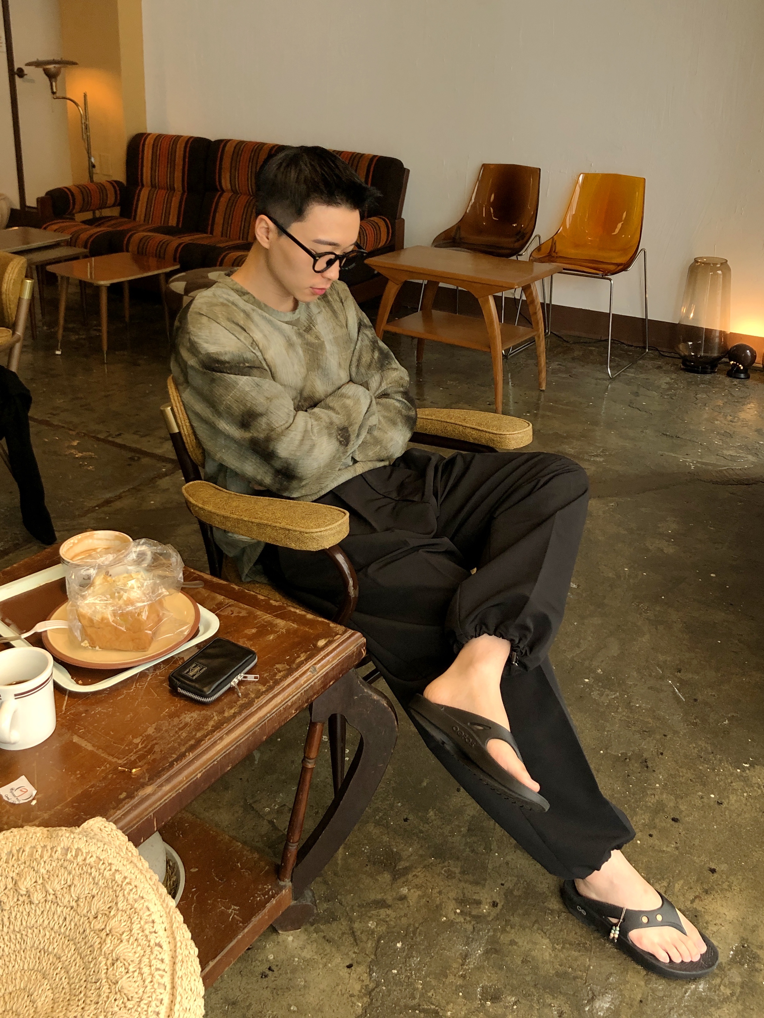 Oofos x Andersson Bell OOriginal Sandal 착용 스타일 - 1