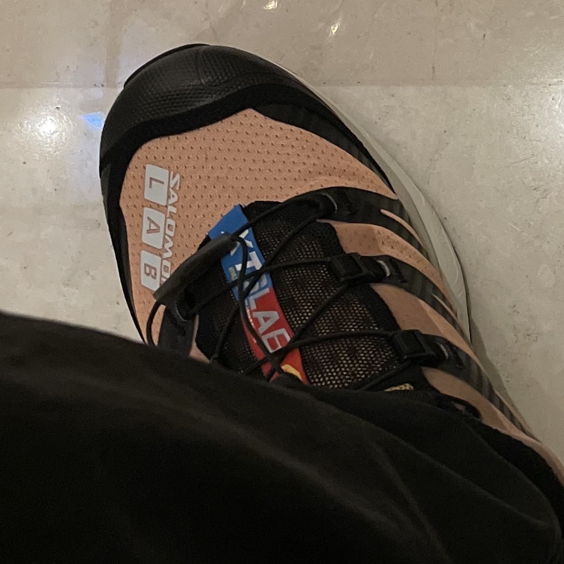 Salomon XT-4 Tobacco Brown 착용 스타일