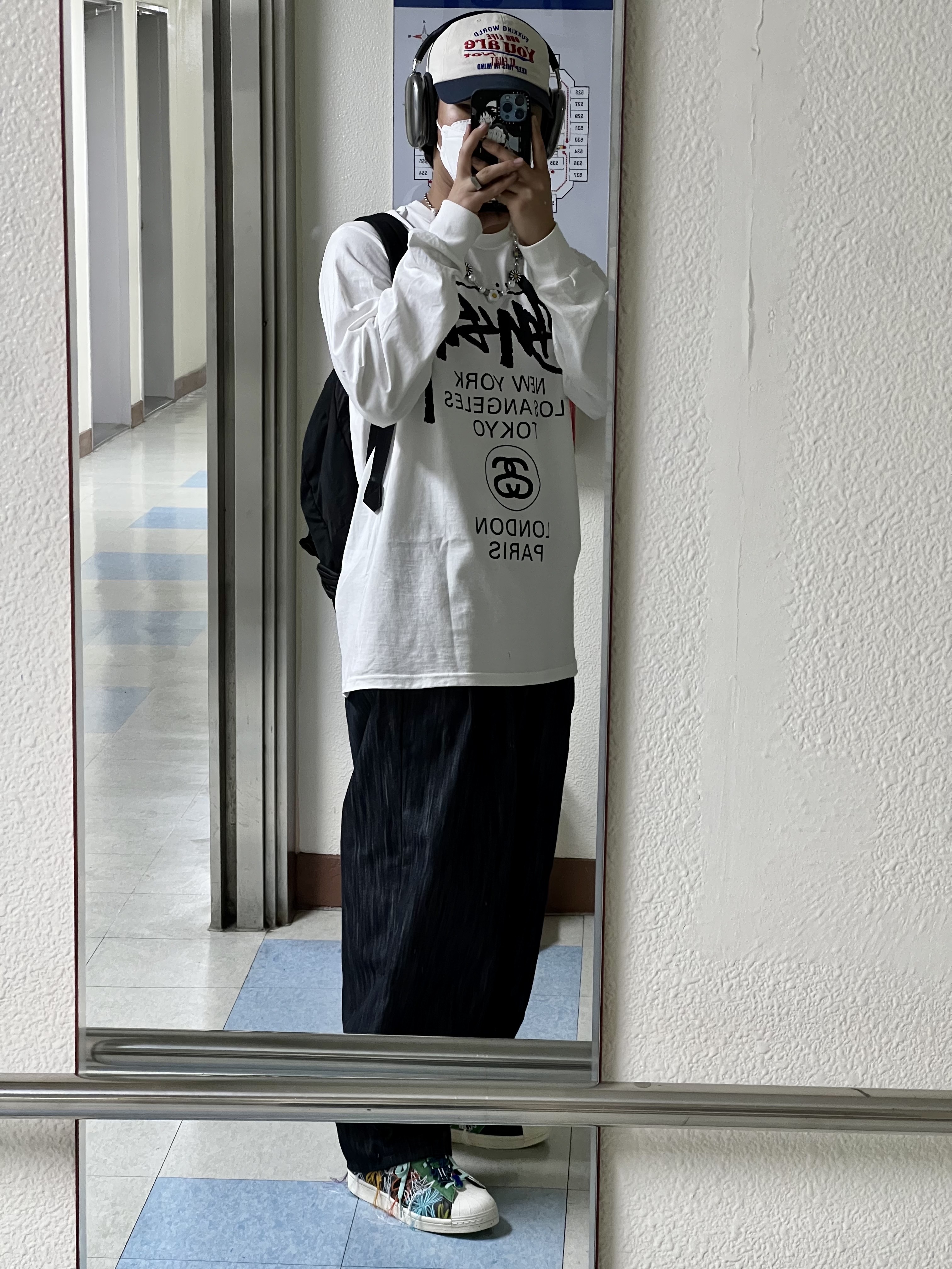 Adidas x Sean Wotherspoon Superstar Superearth Black, Stussy World Tour LS T-Shirt White 착용 스타일 - 1