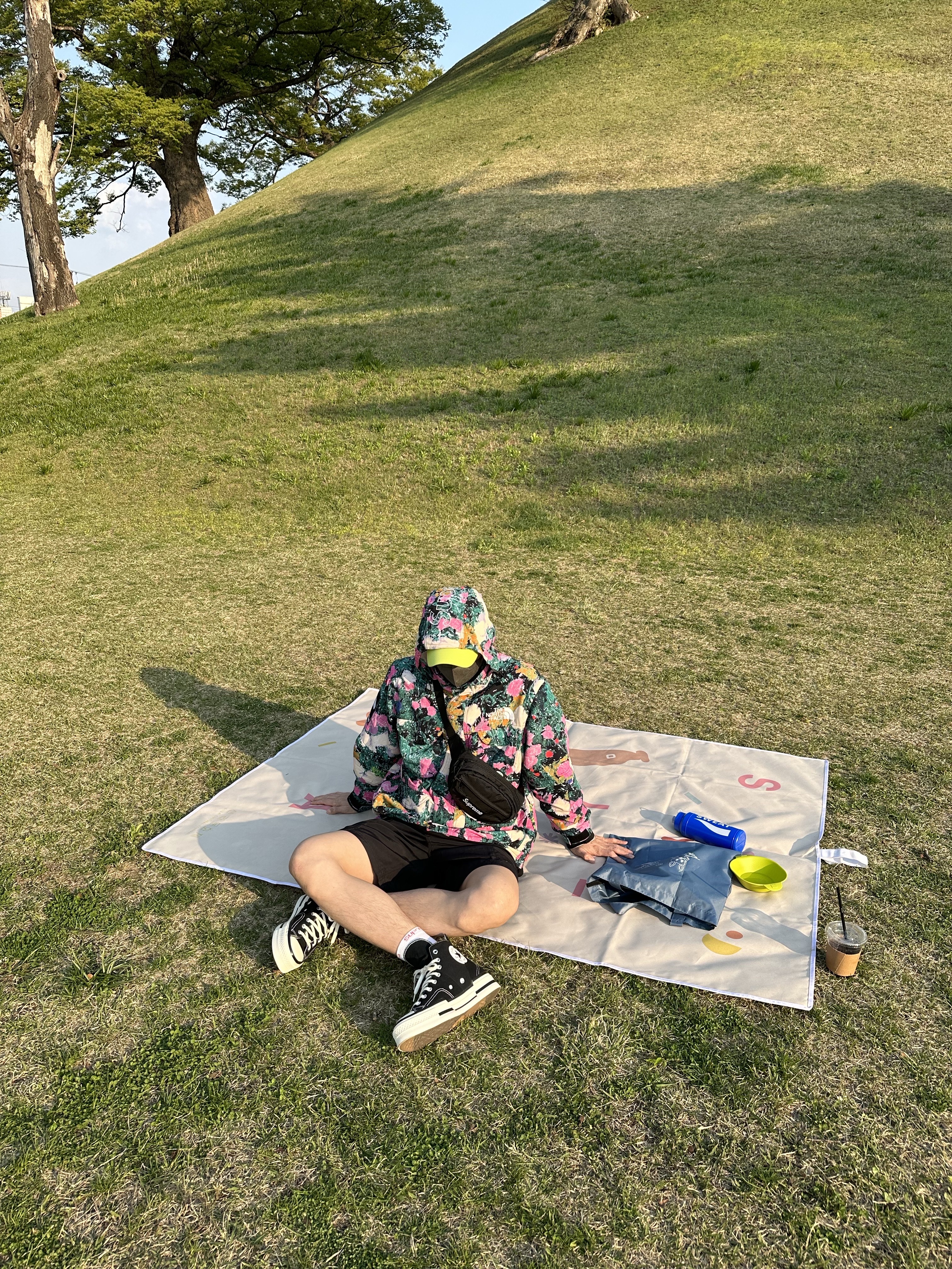 Supreme x The North Face Trekking Convertible Jacket Flowers - 22SS, Supreme x The North Face Printed Pocket T-Shirt Black - 23SS 착용 스타일 - 4
