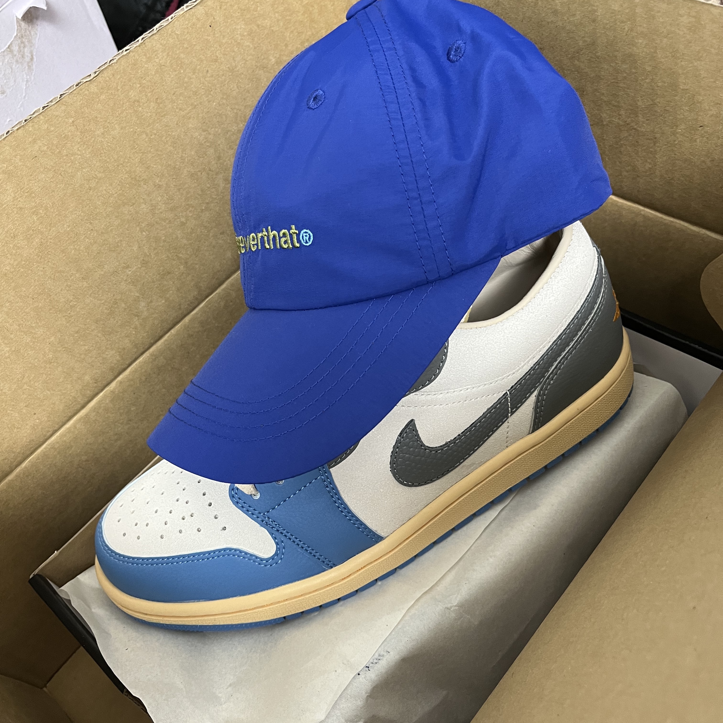 Jordan 1 Low SE Tokyo 96 착용 스타일 - 2