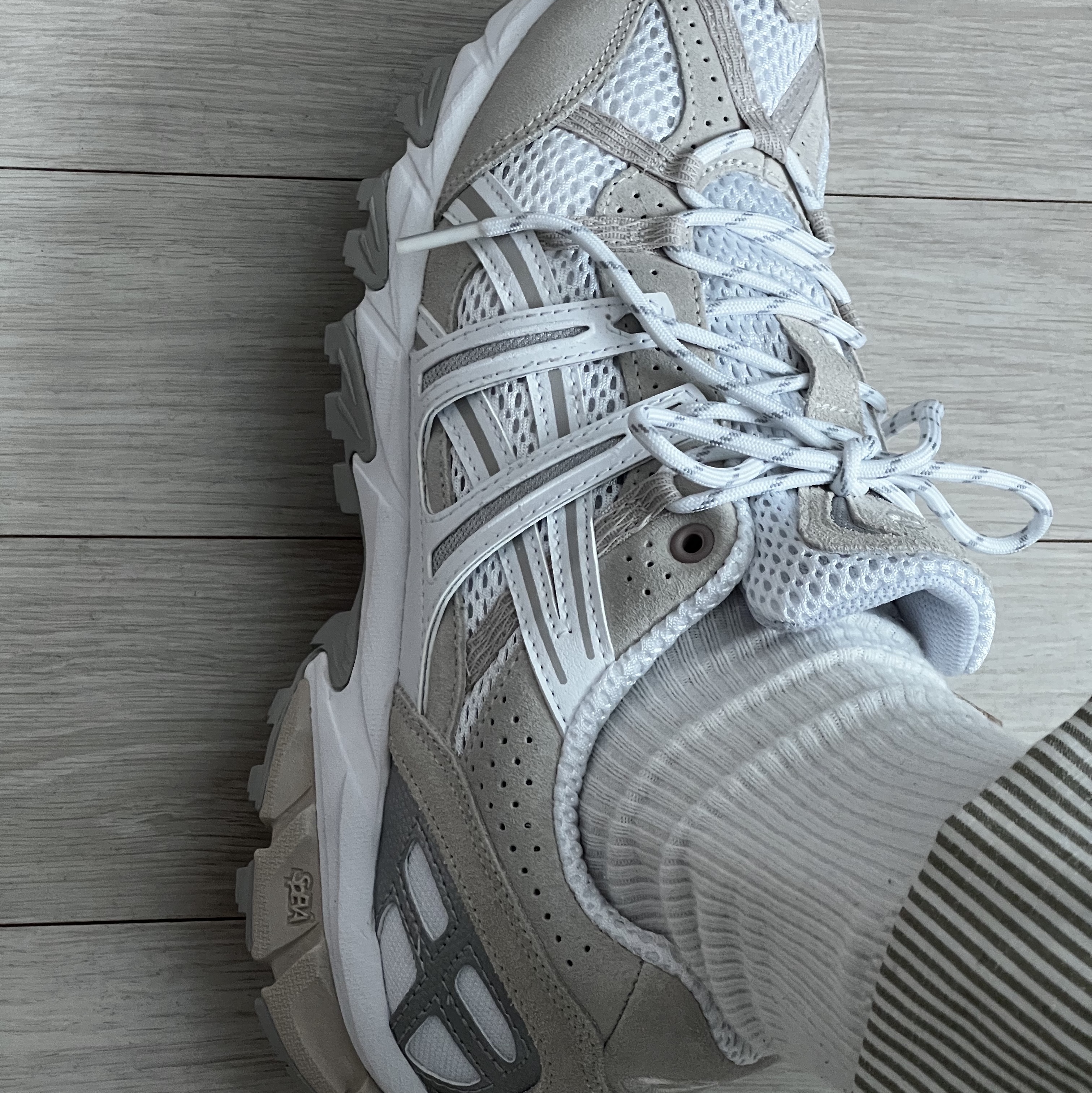 (W) Asics Gel-Sonoma 15-50 White Oatmeal 착용 스타일 - 3