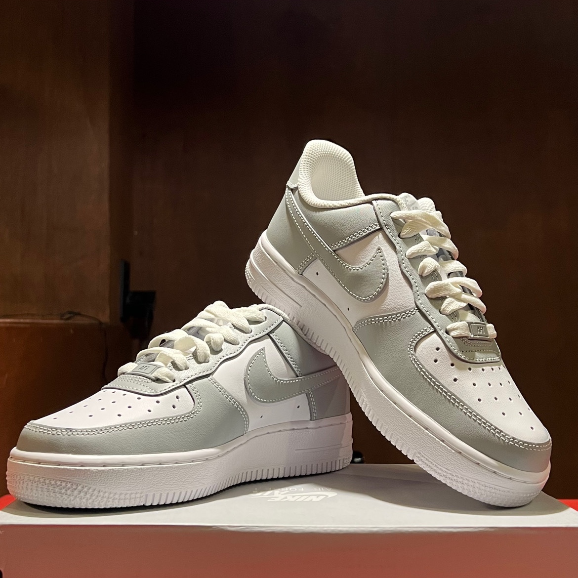 Nike Air Force 1 Low White Grey 착용 스타일 - 3