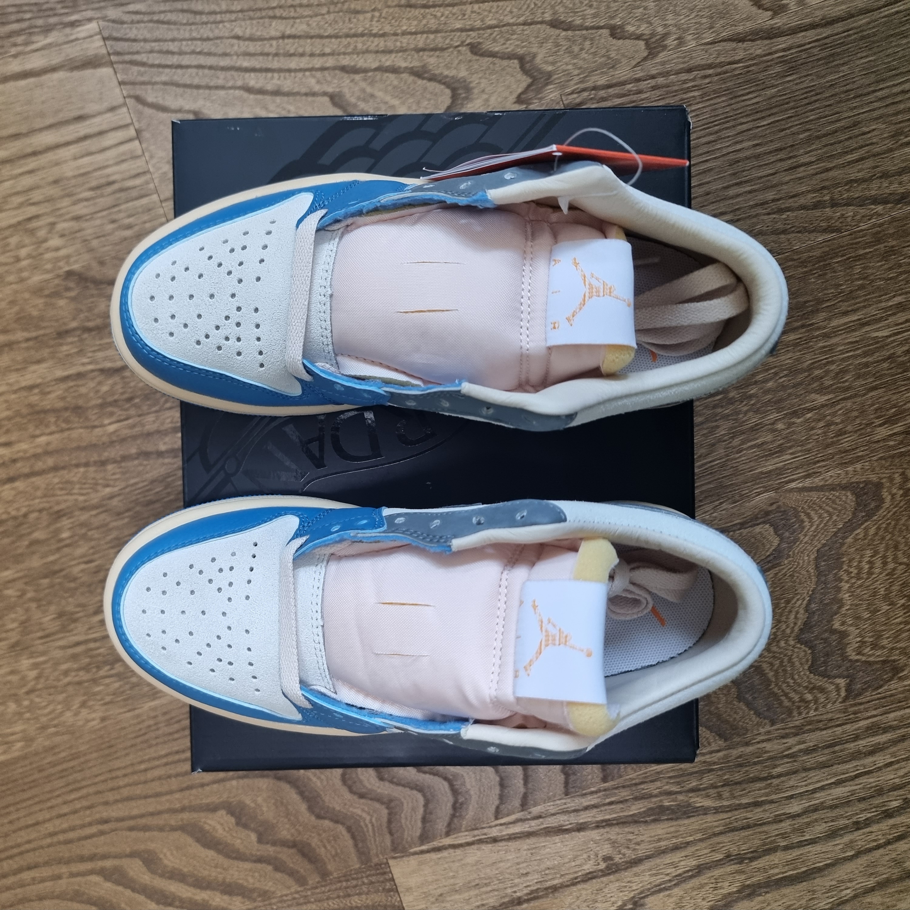 Jordan 1 Low SE Tokyo 96 착용 스타일 - 3
