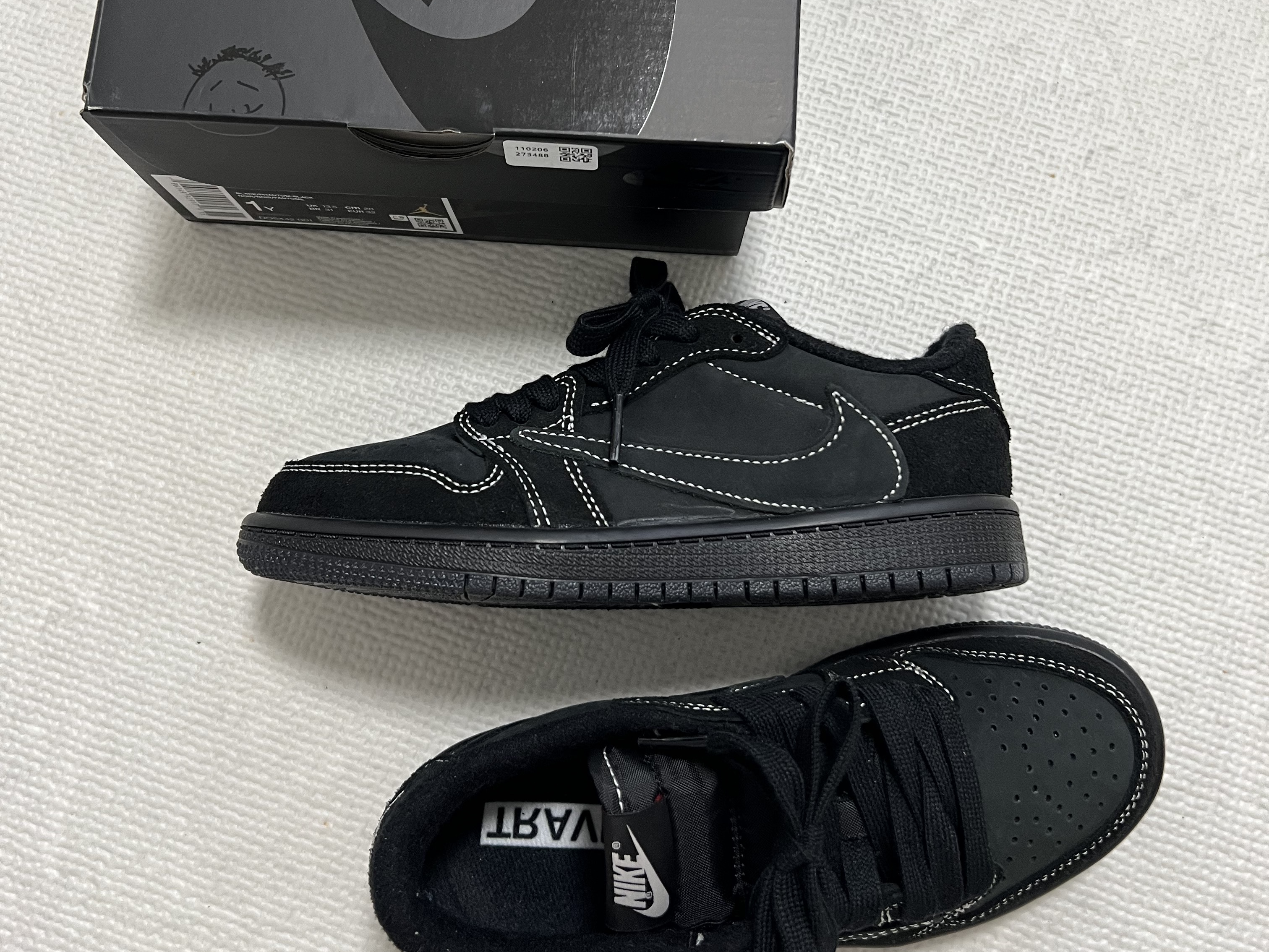 (PS) Jordan 1 x Travis Scott Retro Low OG SP Black Phantom 착용 스타일 - 2