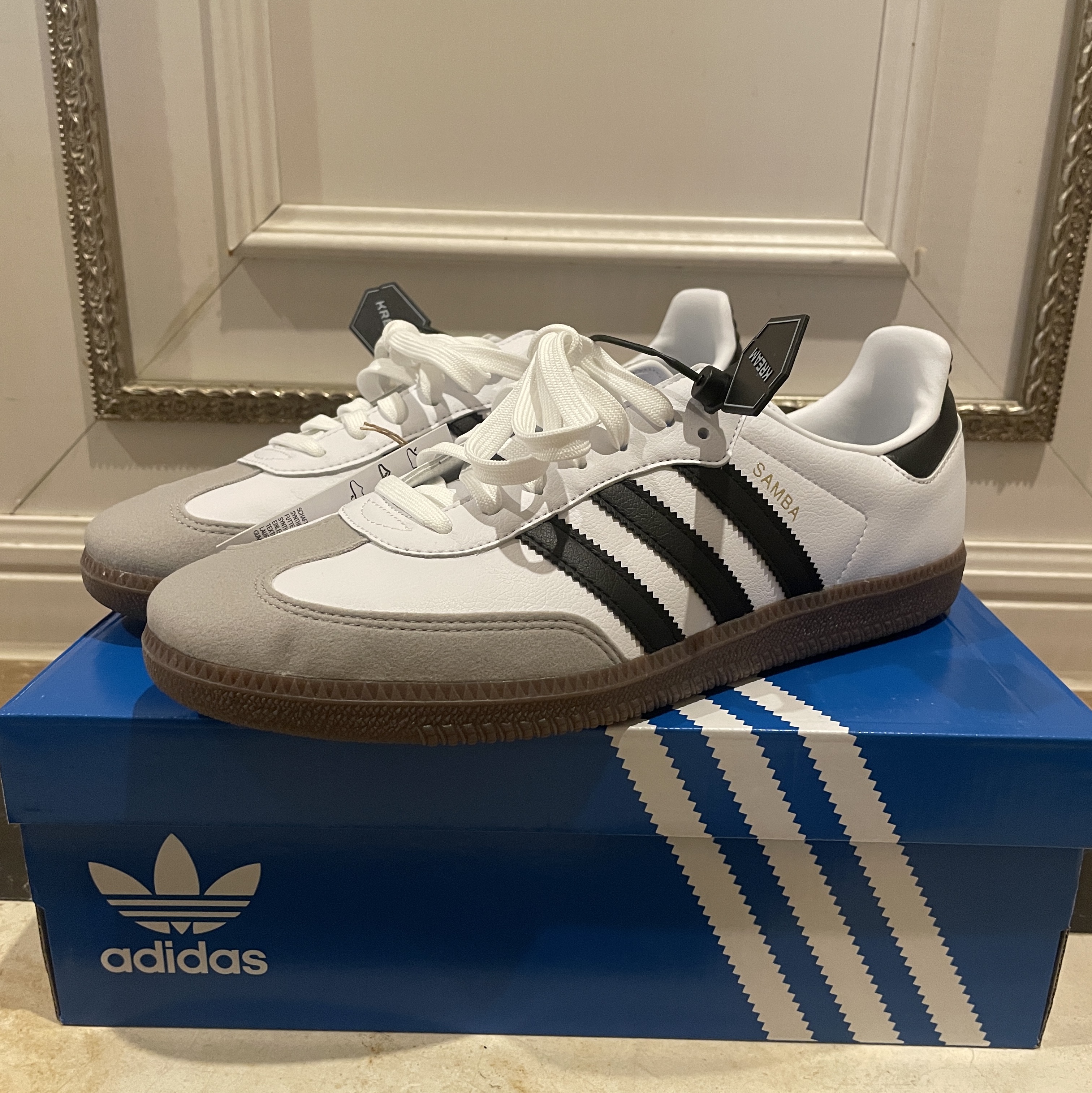 Adidas Samba Vegan White Black 착용 스타일