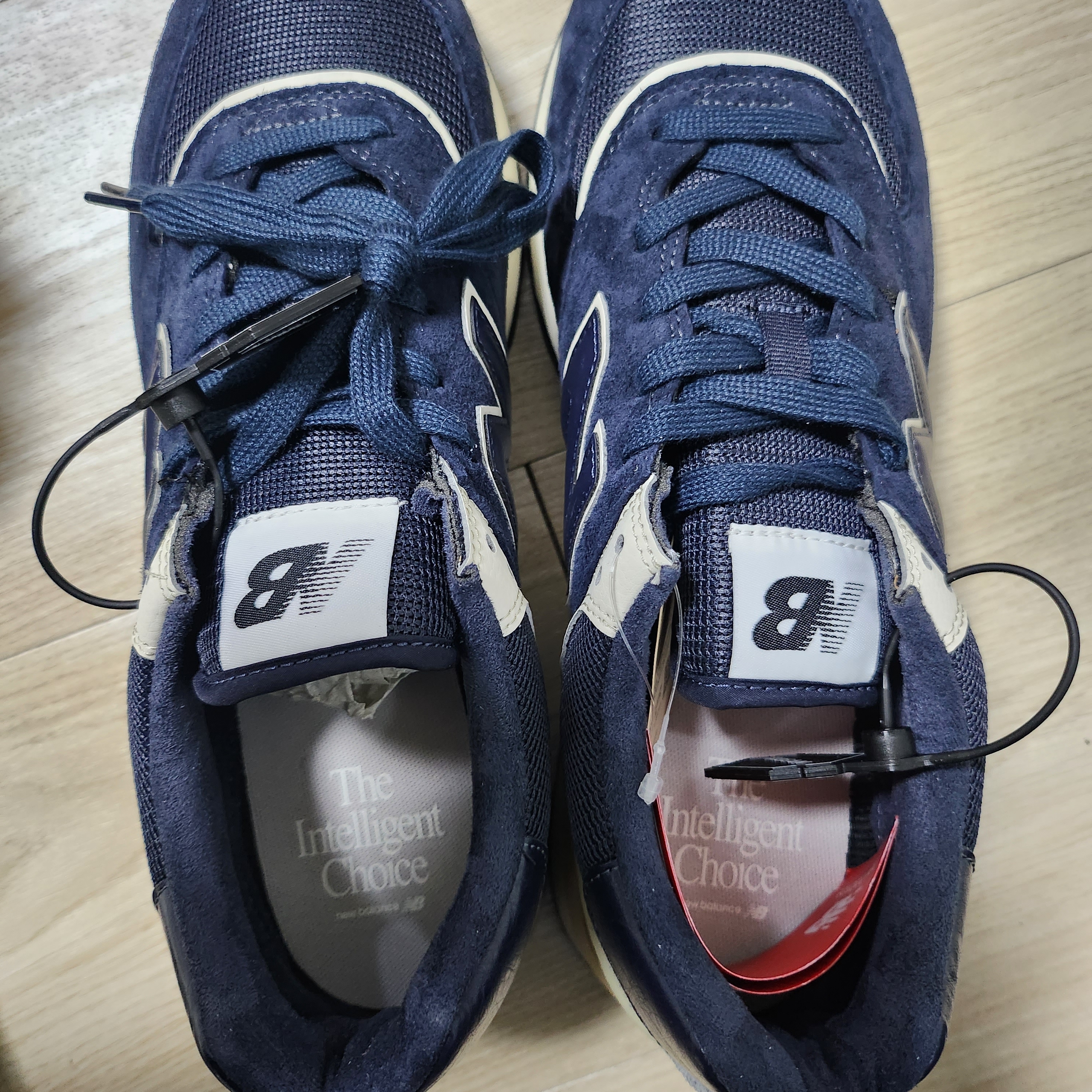New Balance 574 Legacy Blue Navy 착용 스타일